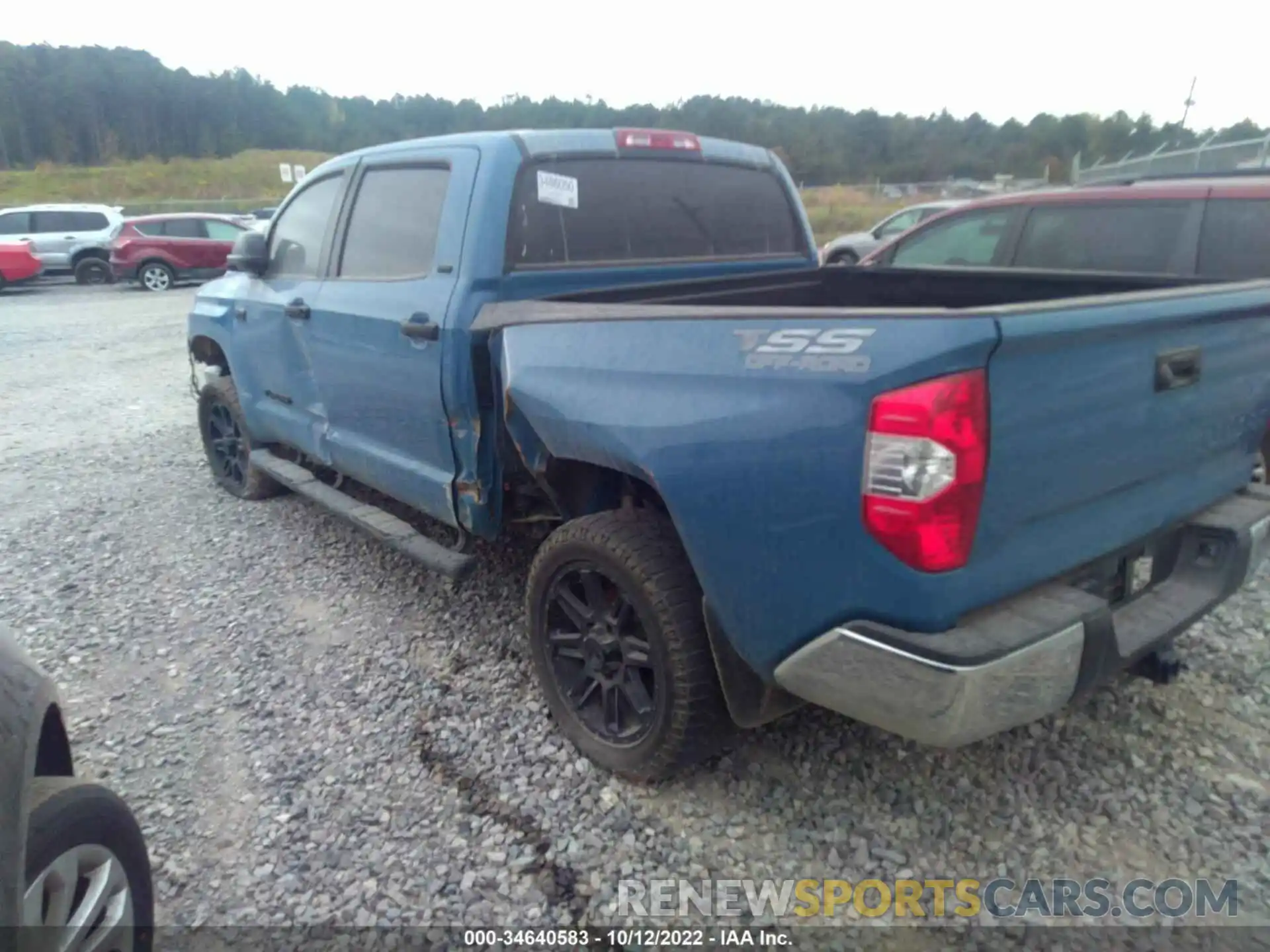 3 Photograph of a damaged car 5TFDW5F16KX864204 TOYOTA TUNDRA 4WD 2019