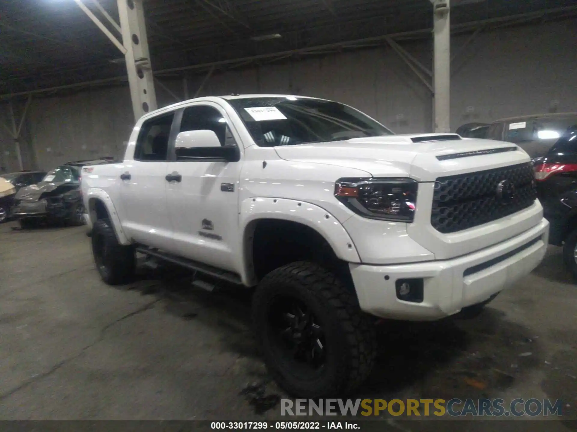 1 Photograph of a damaged car 5TFDW5F17KX783437 TOYOTA TUNDRA 4WD 2019