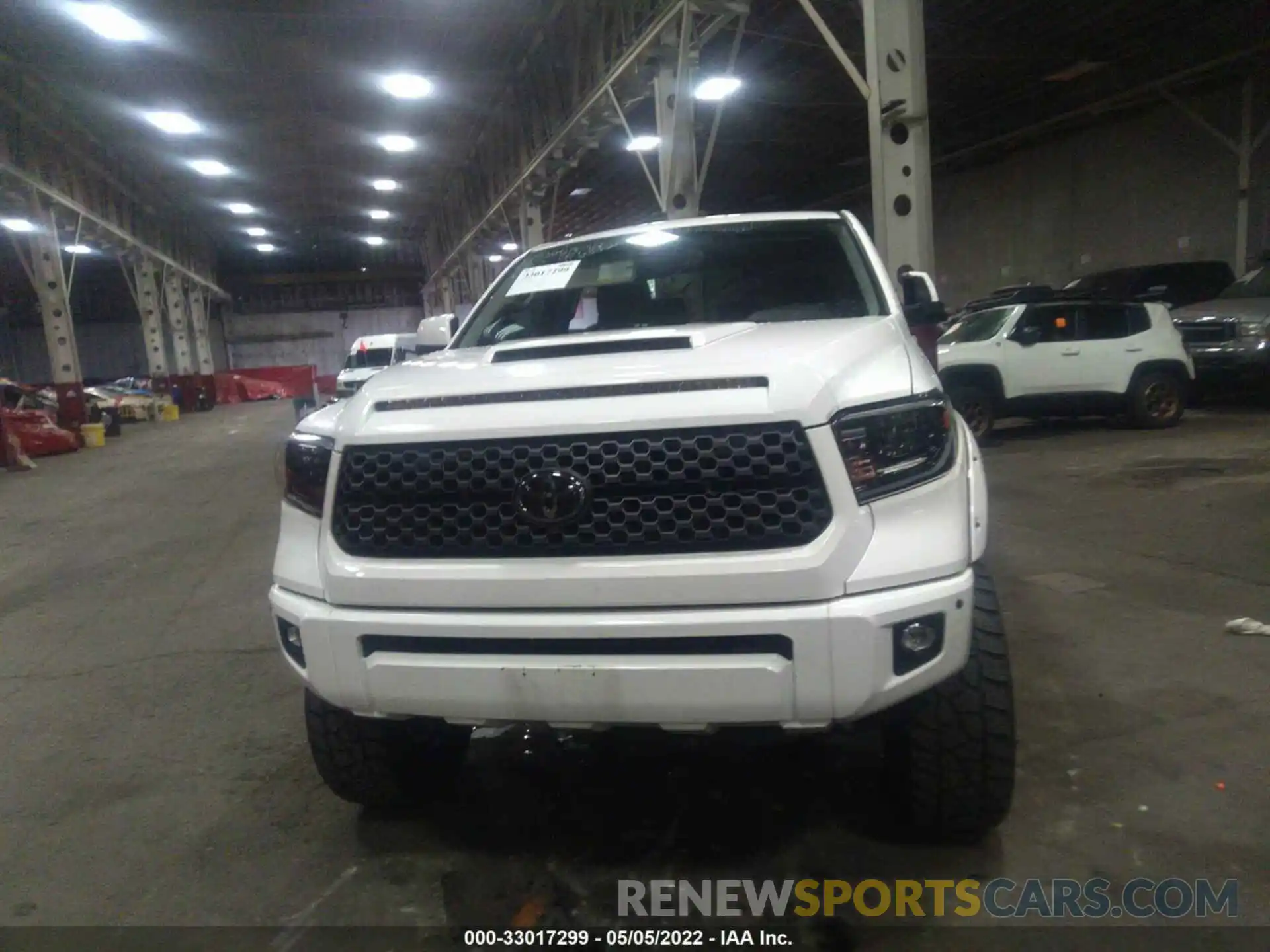 6 Photograph of a damaged car 5TFDW5F17KX783437 TOYOTA TUNDRA 4WD 2019