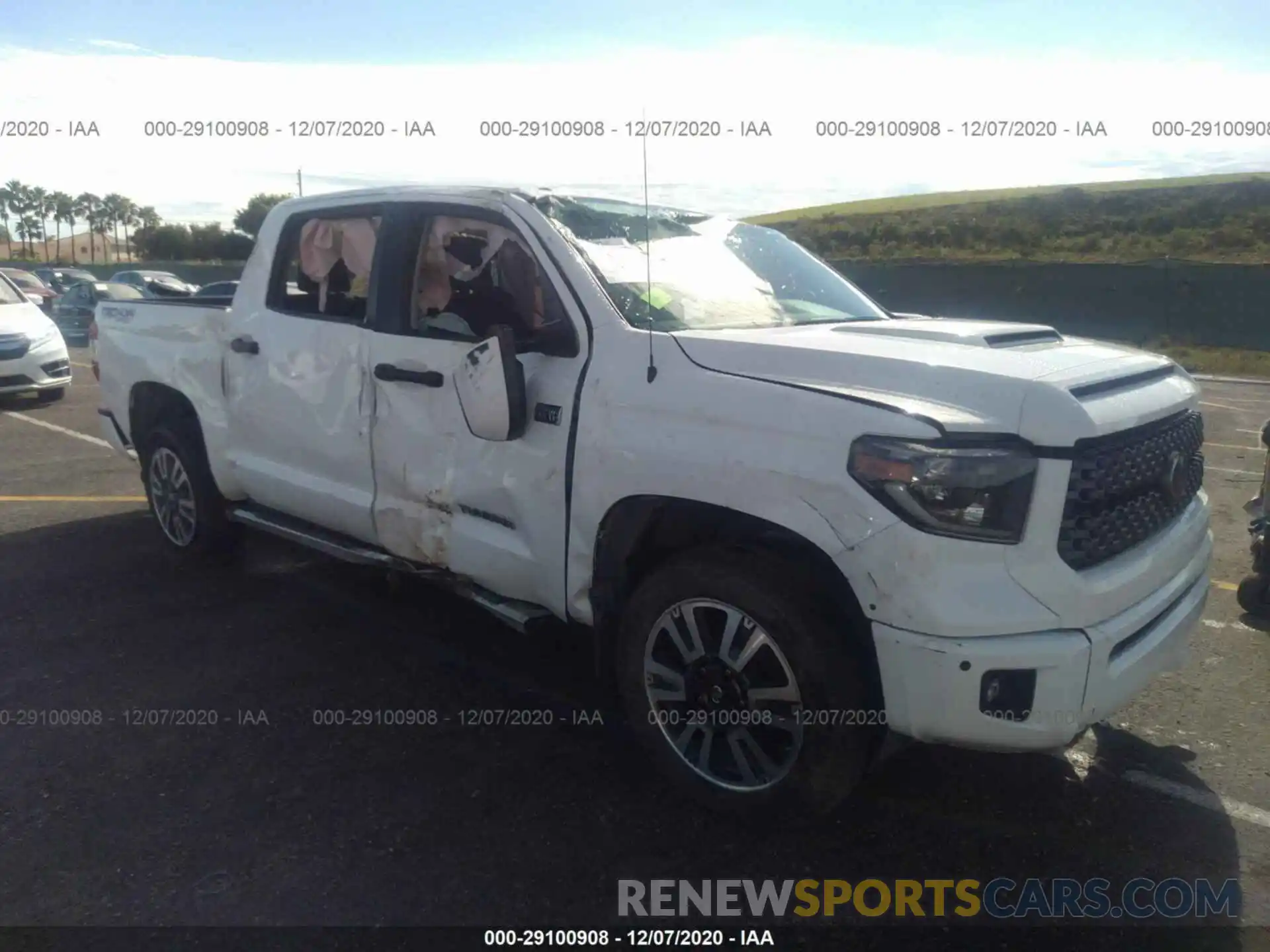 1 Photograph of a damaged car 5TFDW5F17KX791568 TOYOTA TUNDRA 4WD 2019