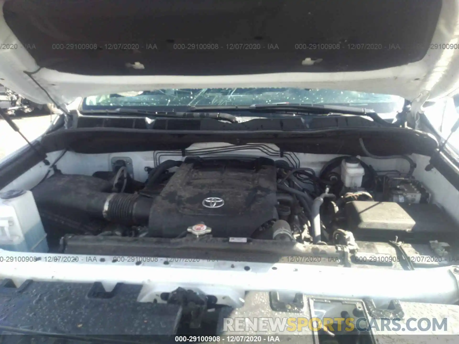 10 Photograph of a damaged car 5TFDW5F17KX791568 TOYOTA TUNDRA 4WD 2019