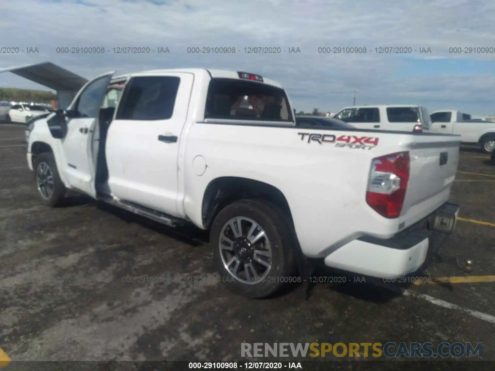 3 Photograph of a damaged car 5TFDW5F17KX791568 TOYOTA TUNDRA 4WD 2019