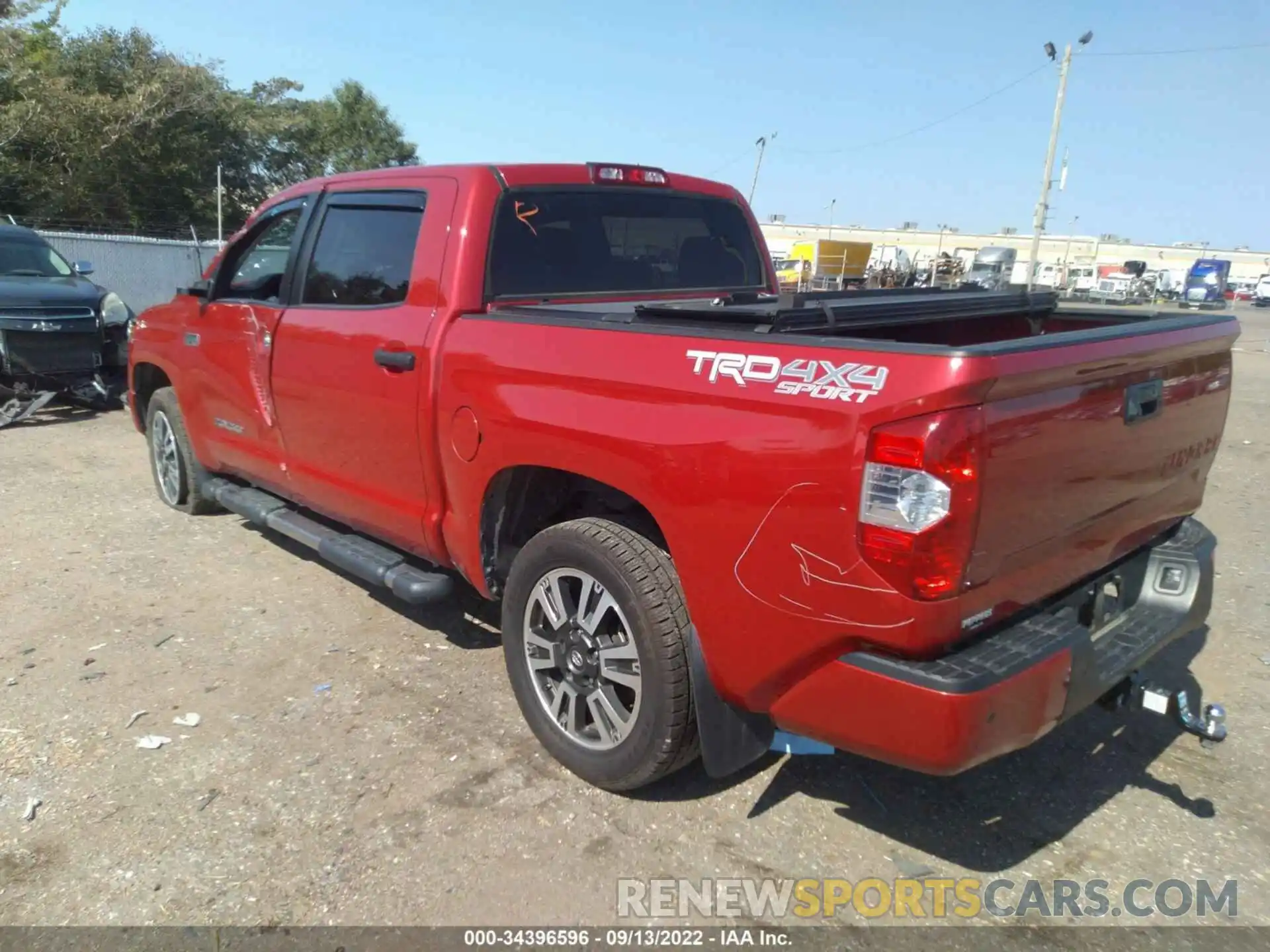 3 Фотография поврежденного автомобиля 5TFDW5F17KX797046 TOYOTA TUNDRA 4WD 2019