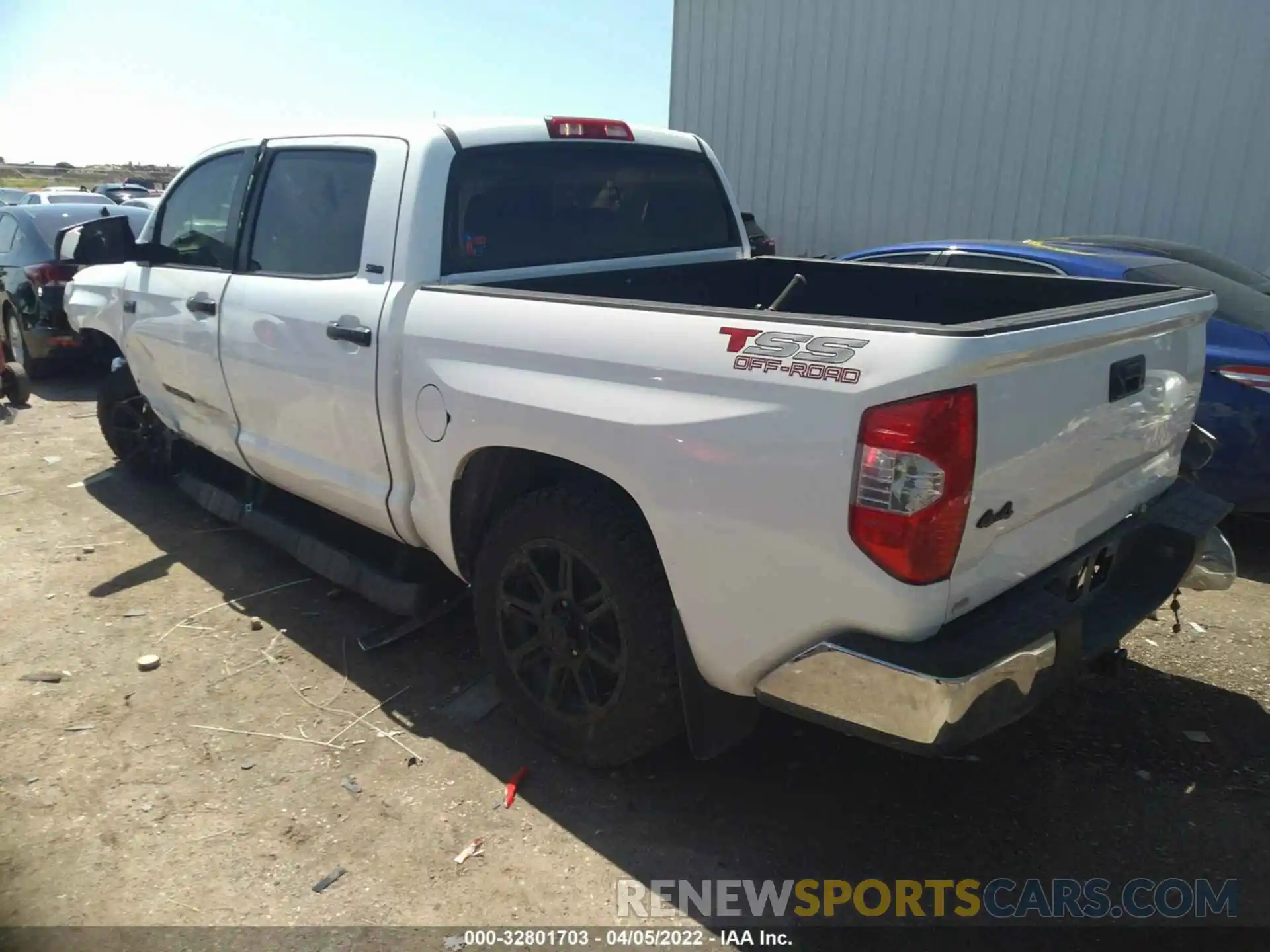 3 Photograph of a damaged car 5TFDW5F17KX869380 TOYOTA TUNDRA 4WD 2019