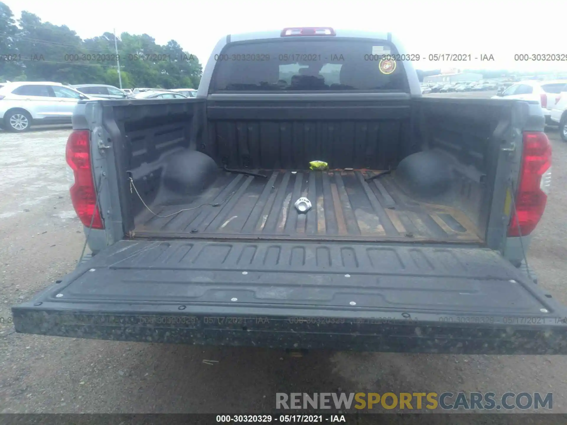 8 Photograph of a damaged car 5TFDW5F18KX789683 TOYOTA TUNDRA 4WD 2019