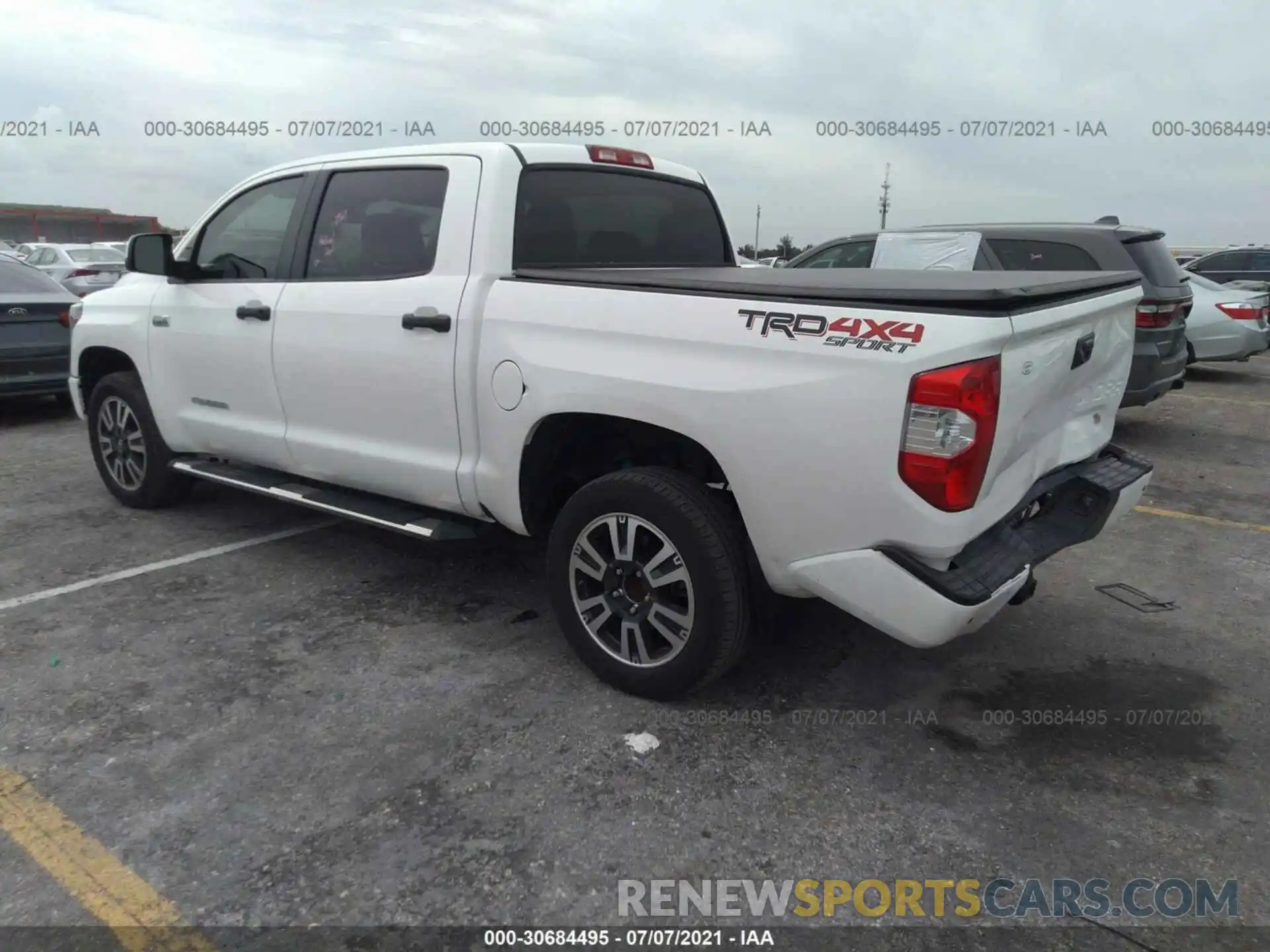 3 Photograph of a damaged car 5TFDW5F18KX793510 TOYOTA TUNDRA 4WD 2019