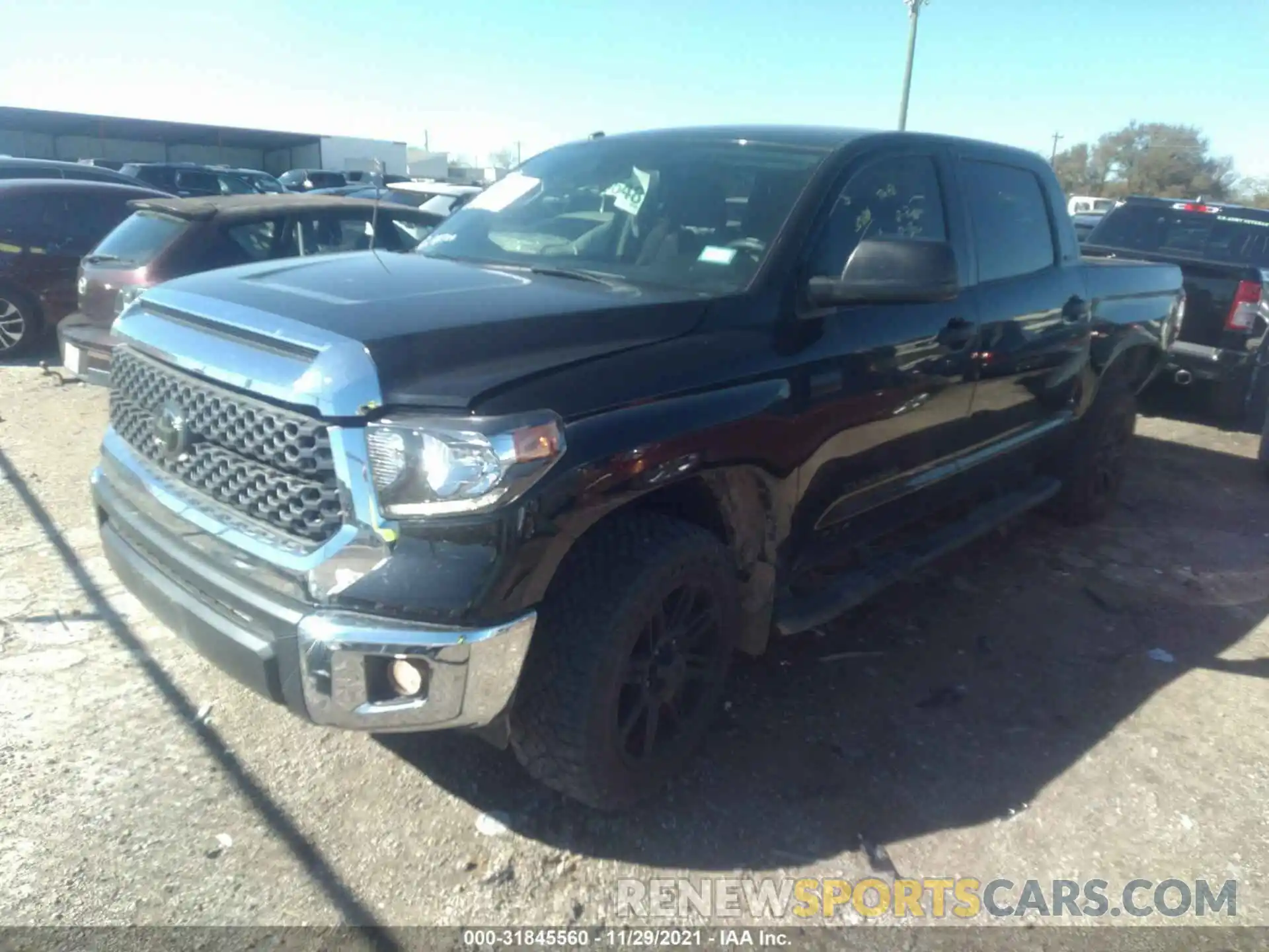 2 Фотография поврежденного автомобиля 5TFDW5F18KX813061 TOYOTA TUNDRA 4WD 2019