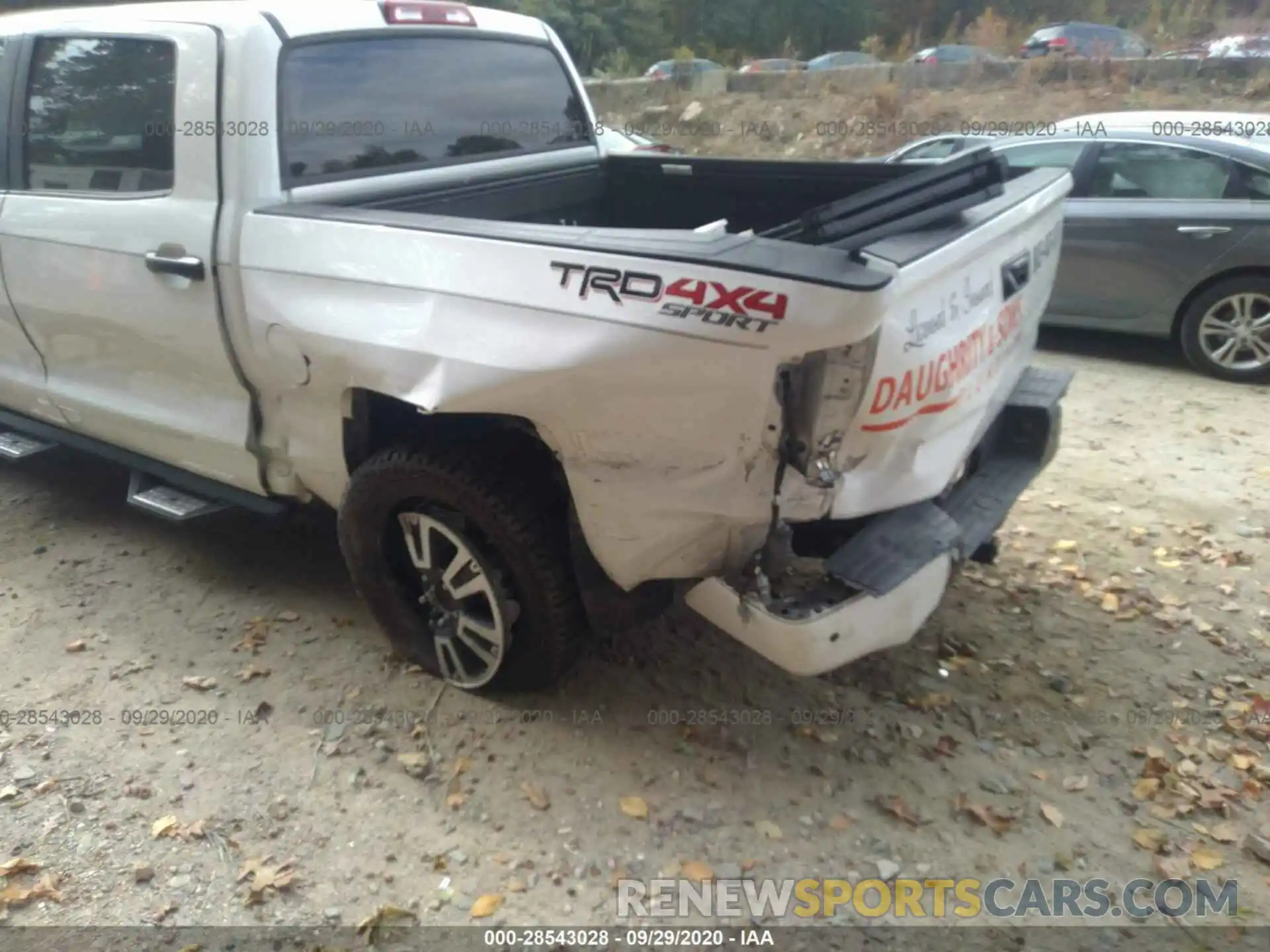 6 Photograph of a damaged car 5TFDW5F18KX826277 TOYOTA TUNDRA 4WD 2019