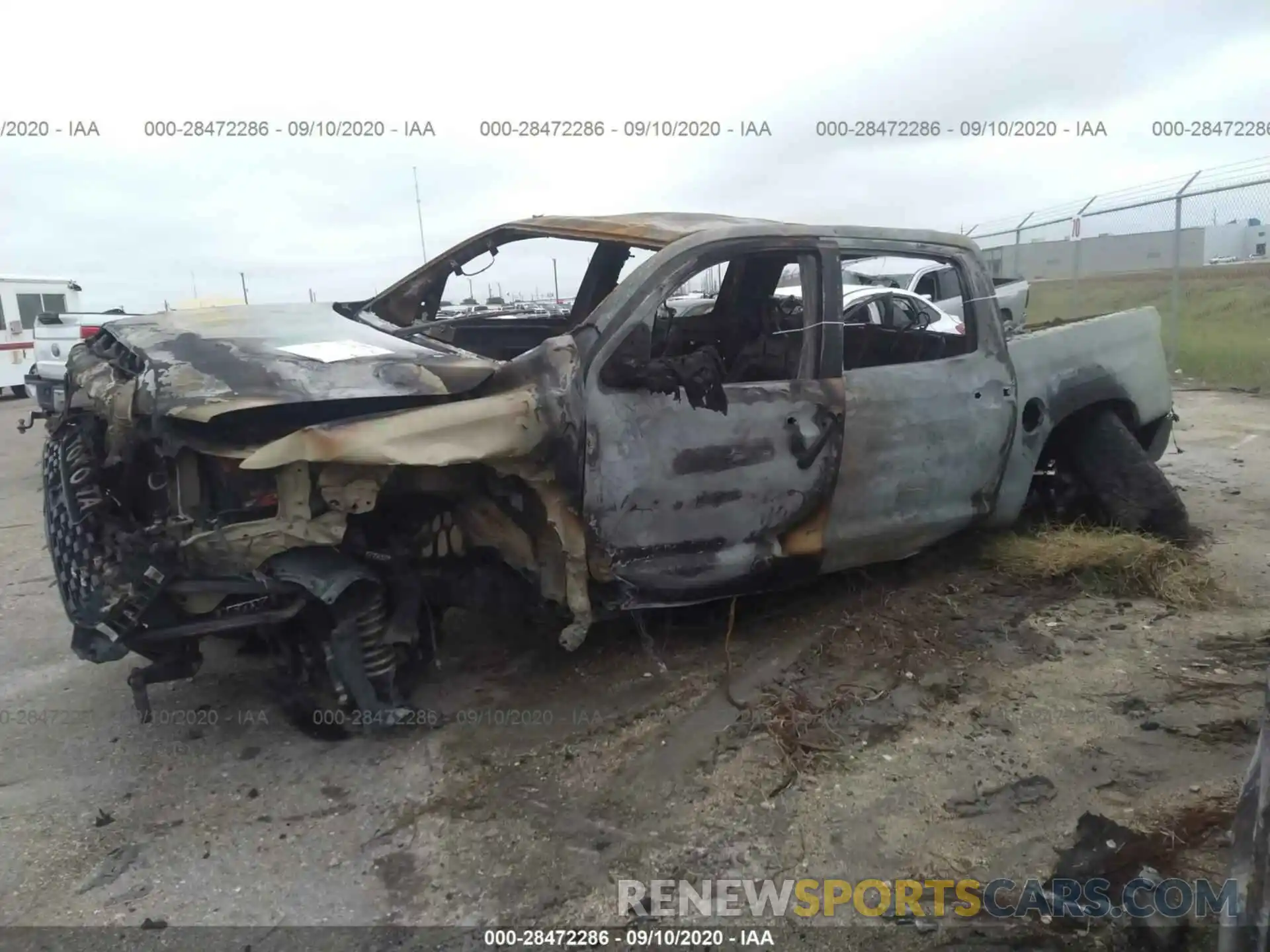 2 Photograph of a damaged car 5TFDW5F19KX789577 TOYOTA TUNDRA 4WD 2019