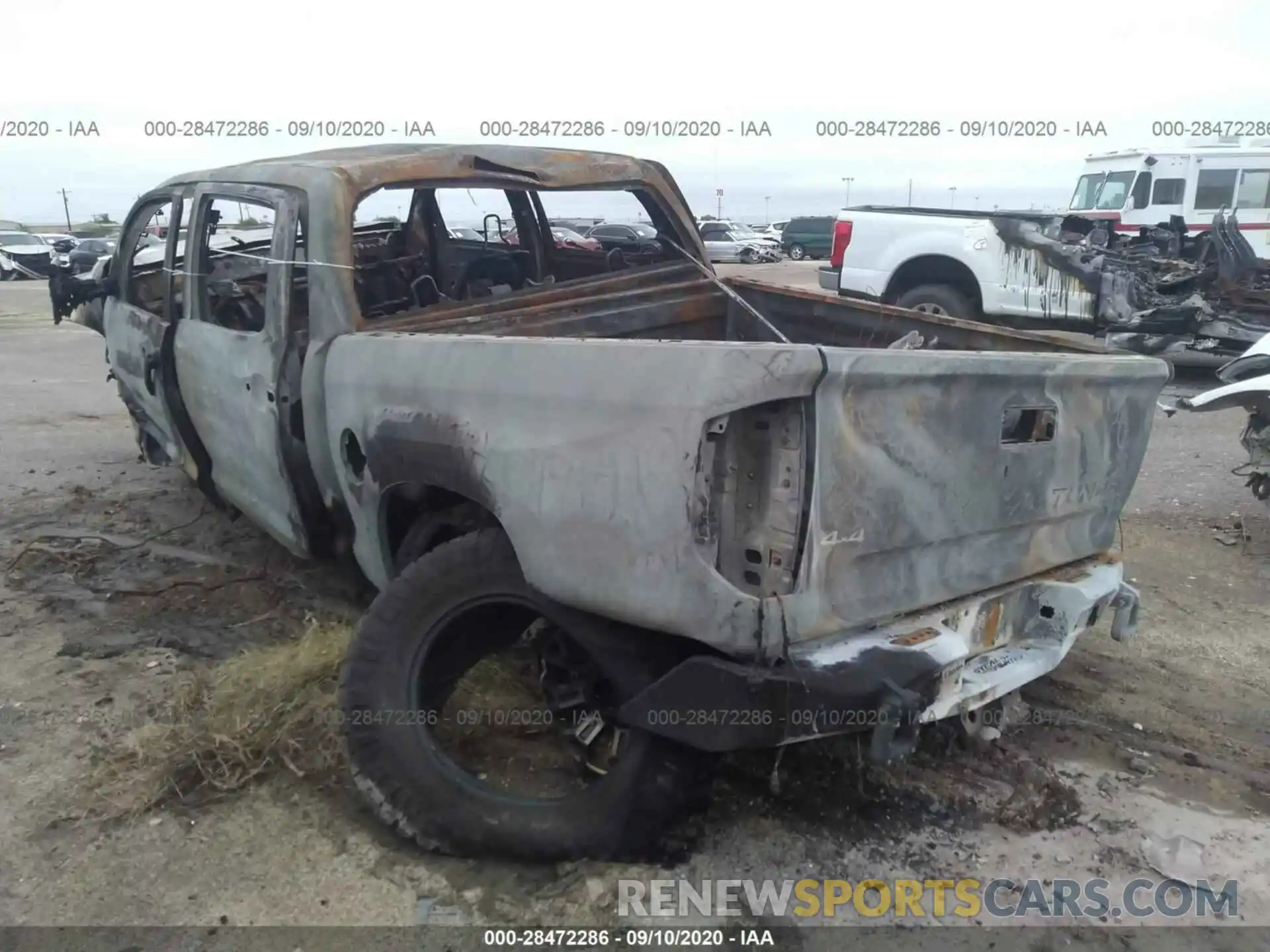 3 Photograph of a damaged car 5TFDW5F19KX789577 TOYOTA TUNDRA 4WD 2019