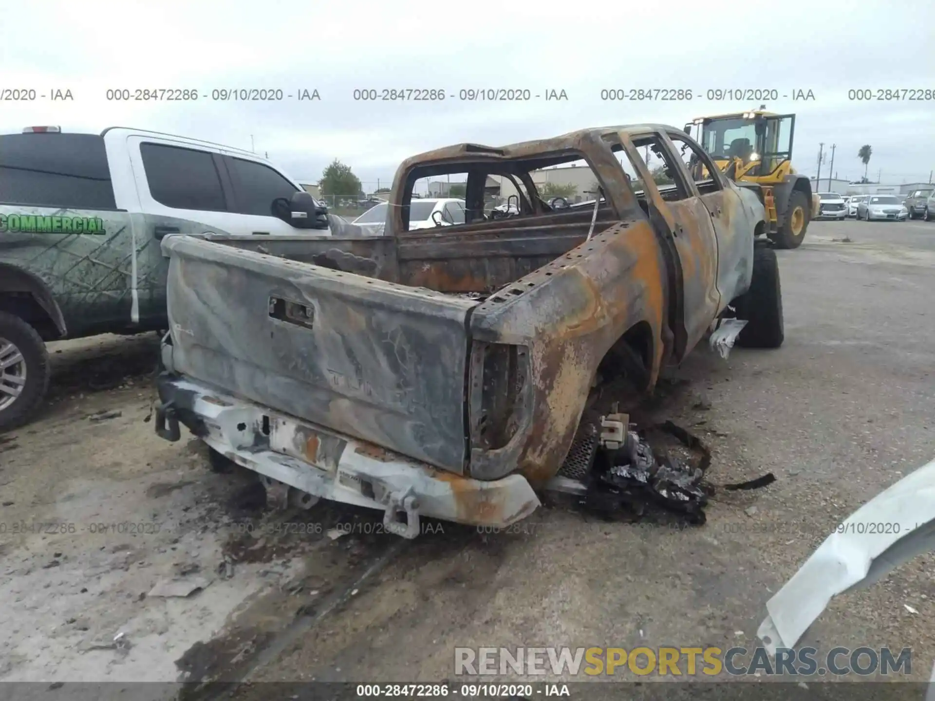 4 Photograph of a damaged car 5TFDW5F19KX789577 TOYOTA TUNDRA 4WD 2019