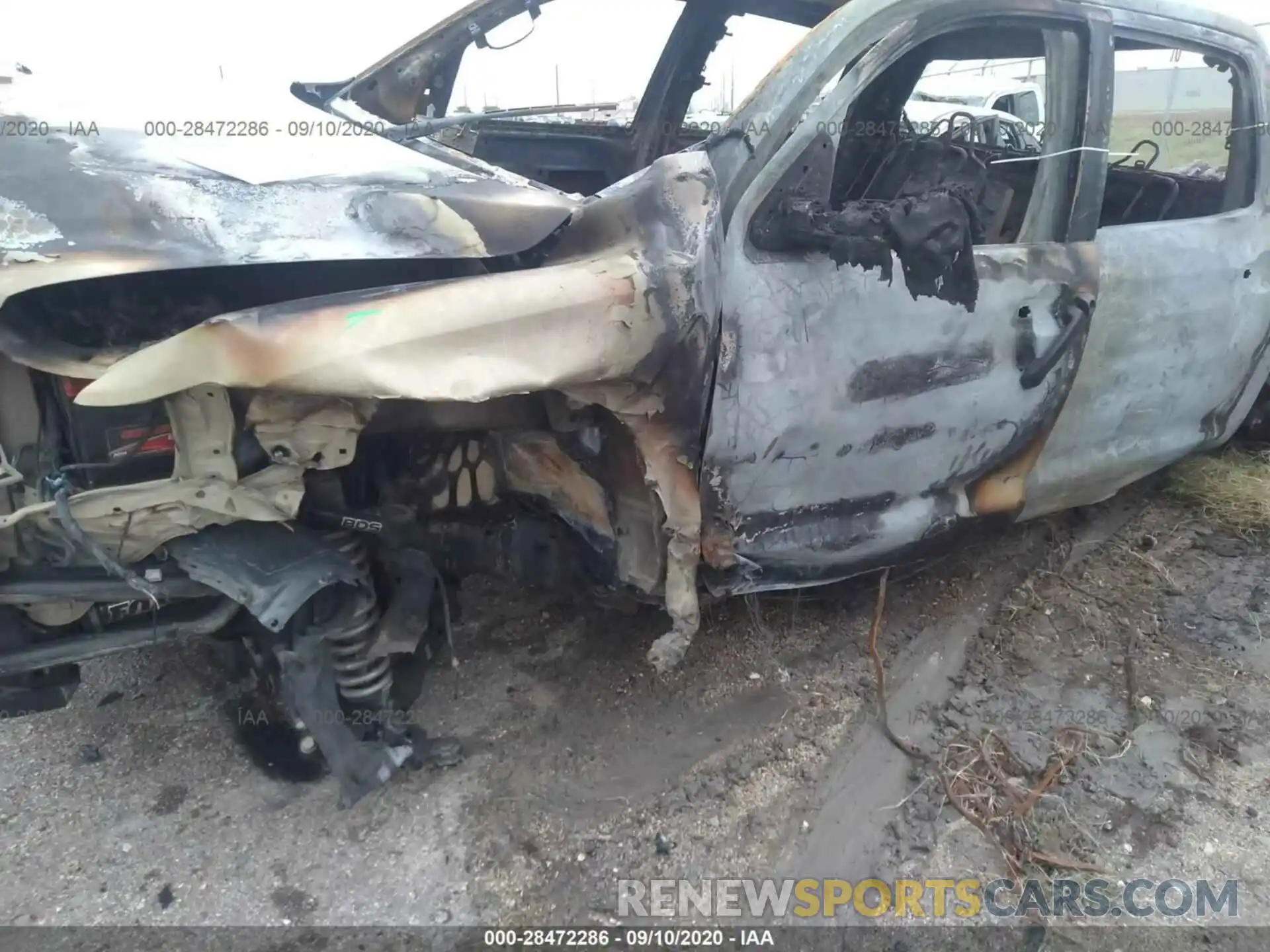 6 Photograph of a damaged car 5TFDW5F19KX789577 TOYOTA TUNDRA 4WD 2019