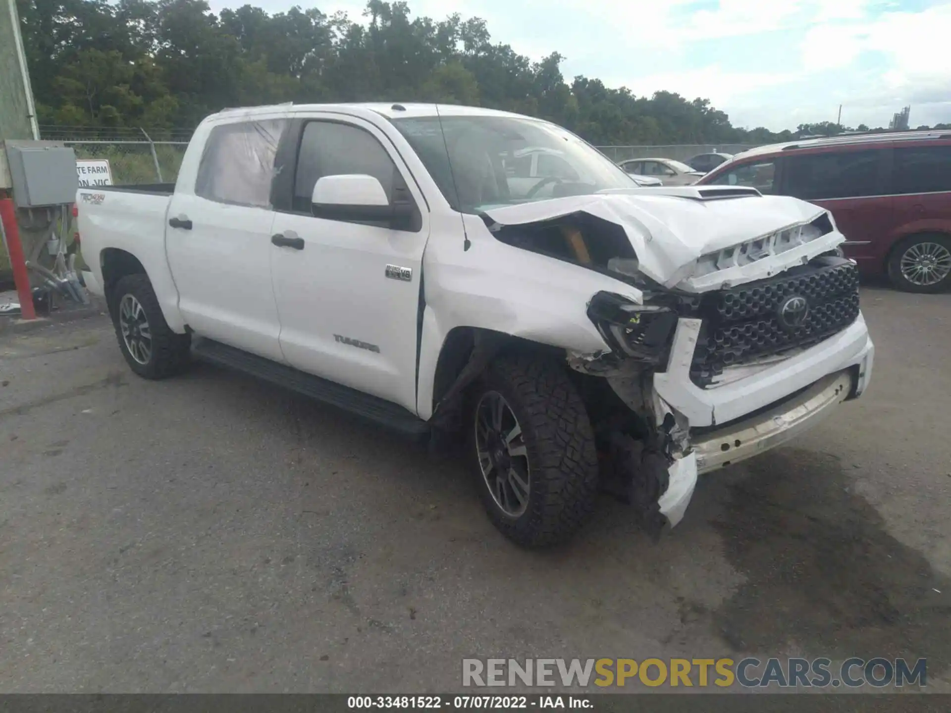 1 Photograph of a damaged car 5TFDW5F1XKX848846 TOYOTA TUNDRA 4WD 2019