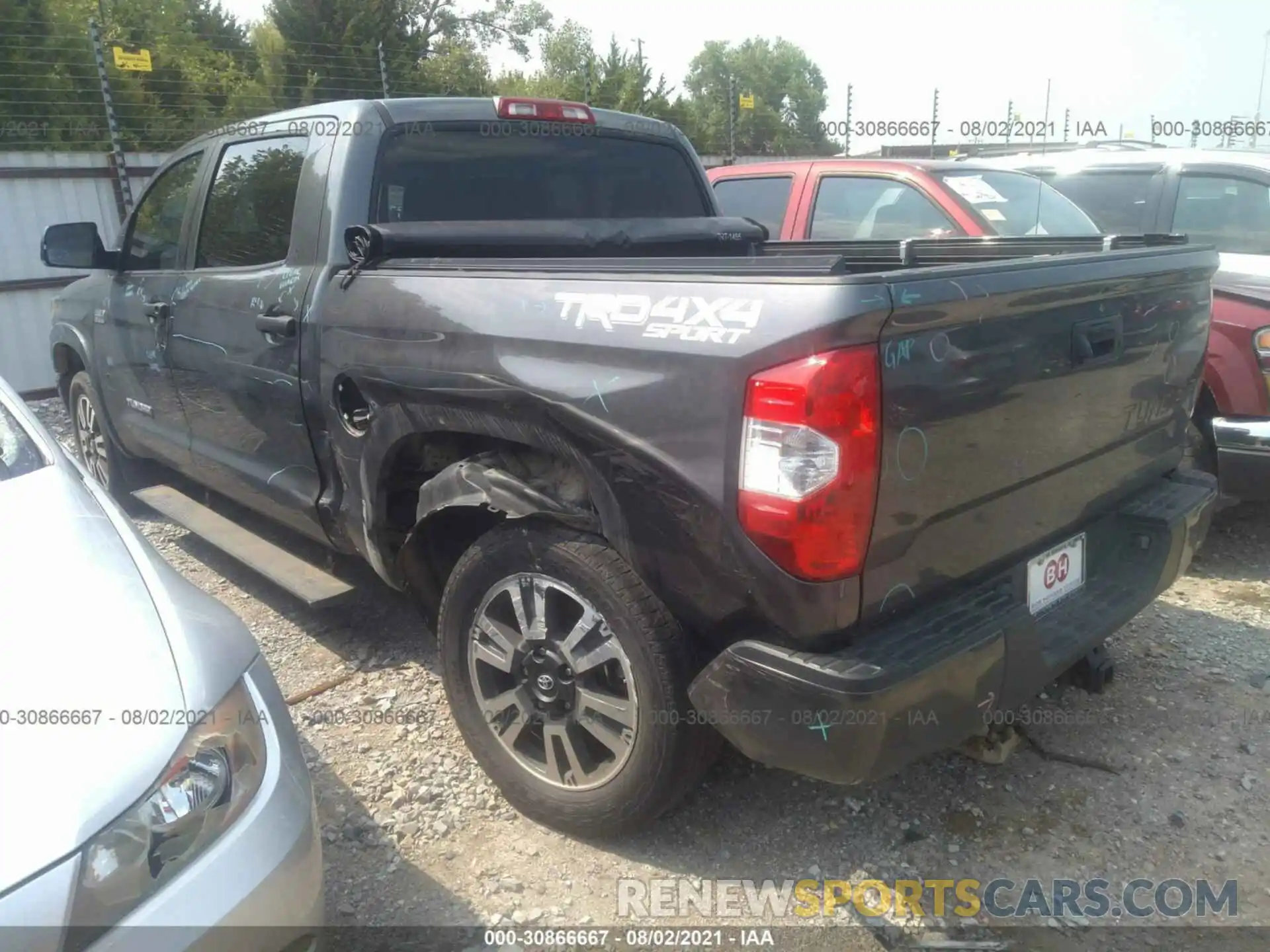 3 Photograph of a damaged car 5TFDY5F11KX782021 TOYOTA TUNDRA 4WD 2019