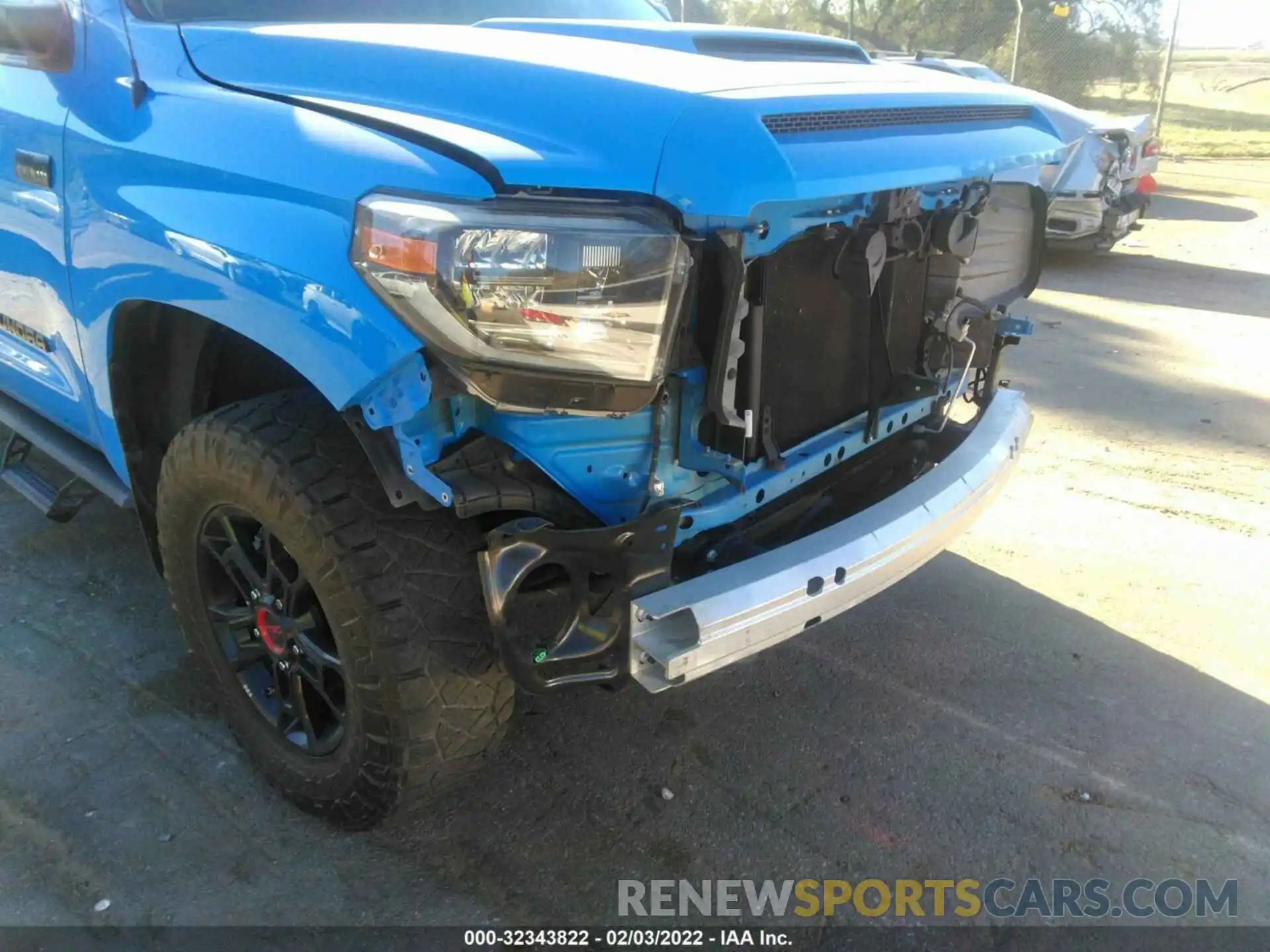 6 Photograph of a damaged car 5TFDY5F11KX795755 TOYOTA TUNDRA 4WD 2019