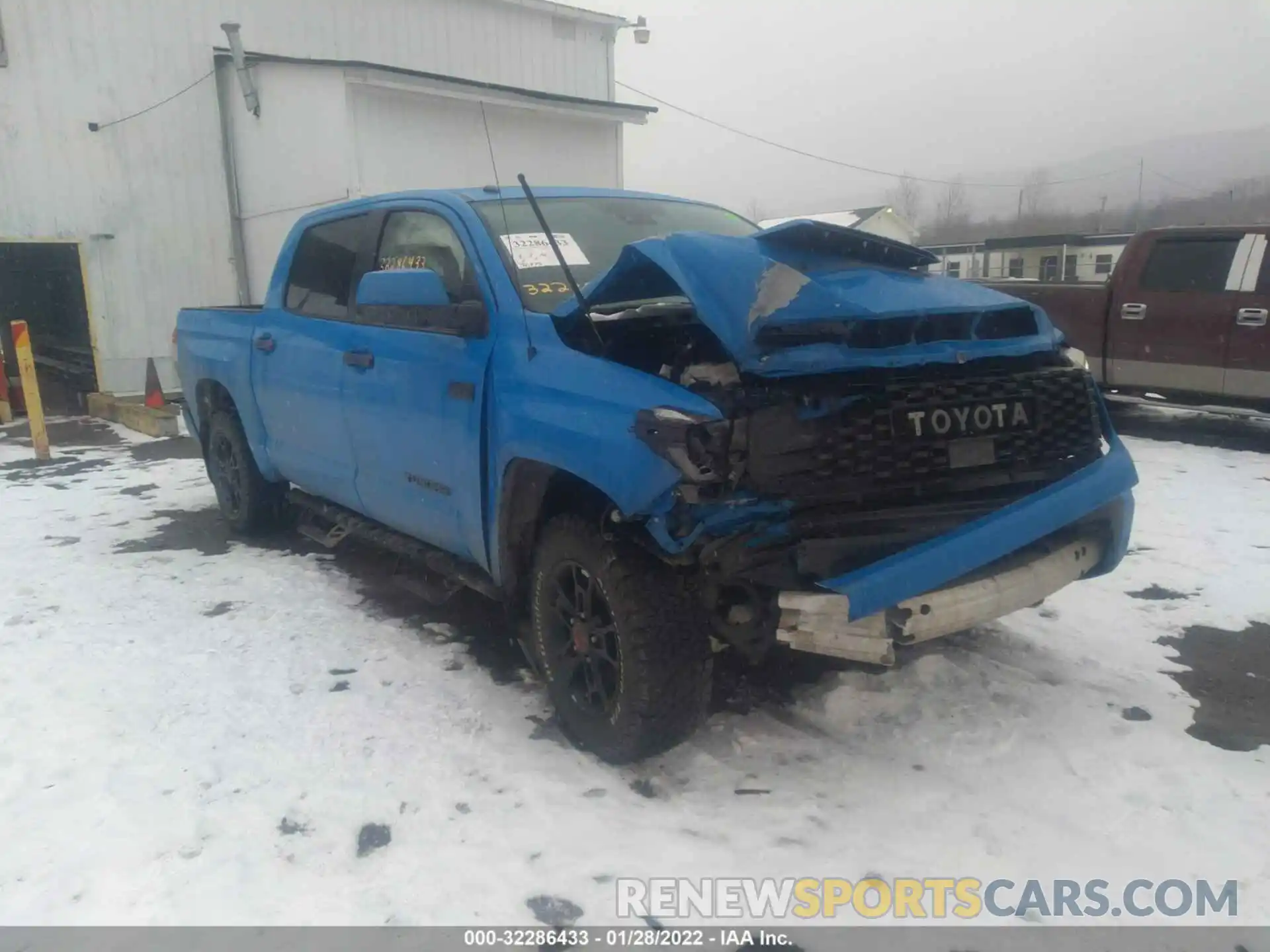 1 Photograph of a damaged car 5TFDY5F11KX798686 TOYOTA TUNDRA 4WD 2019