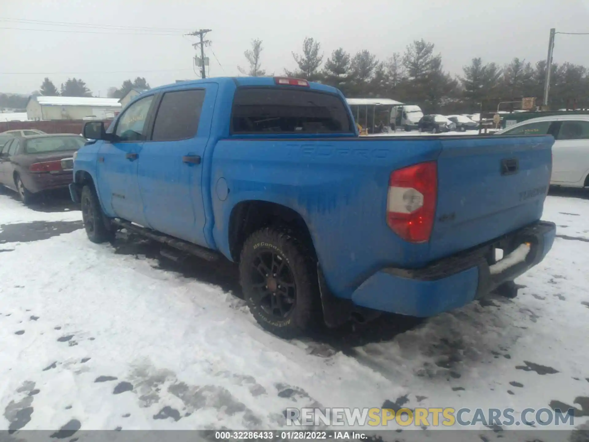 3 Photograph of a damaged car 5TFDY5F11KX798686 TOYOTA TUNDRA 4WD 2019