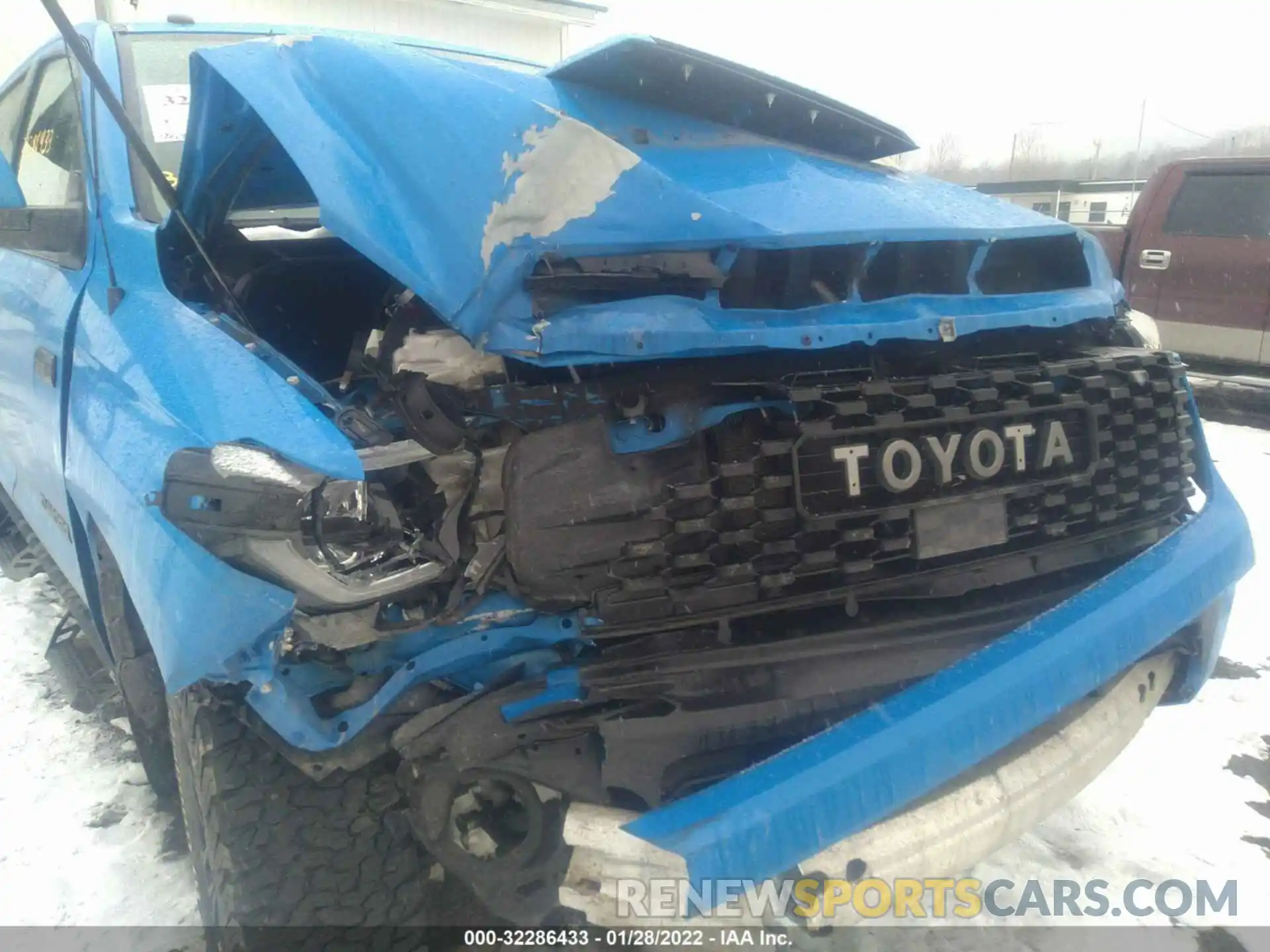 6 Photograph of a damaged car 5TFDY5F11KX798686 TOYOTA TUNDRA 4WD 2019