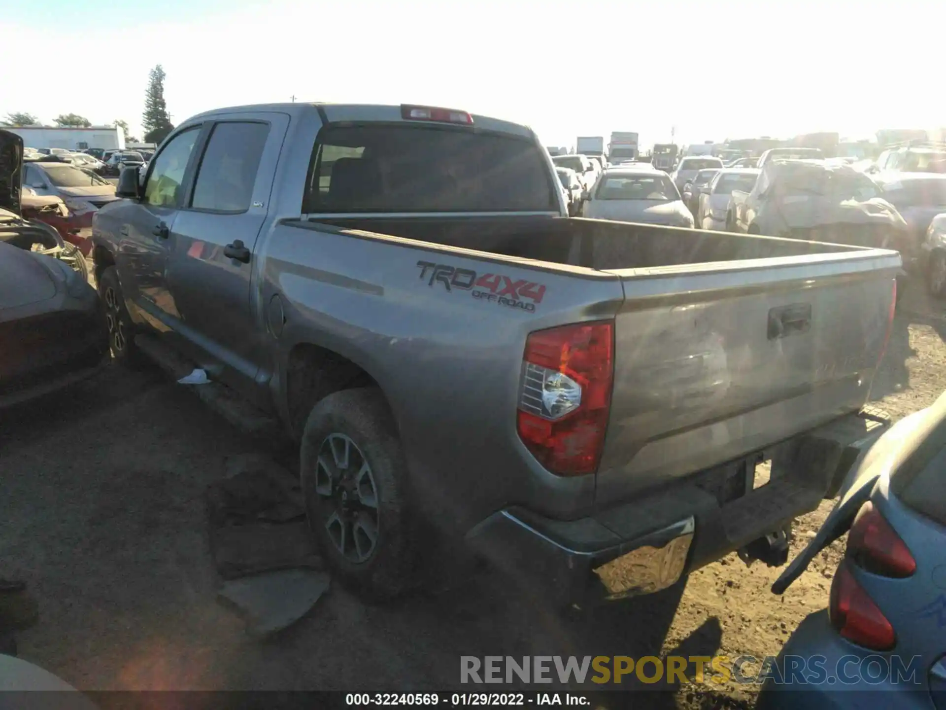 3 Photograph of a damaged car 5TFDY5F11KX819424 TOYOTA TUNDRA 4WD 2019