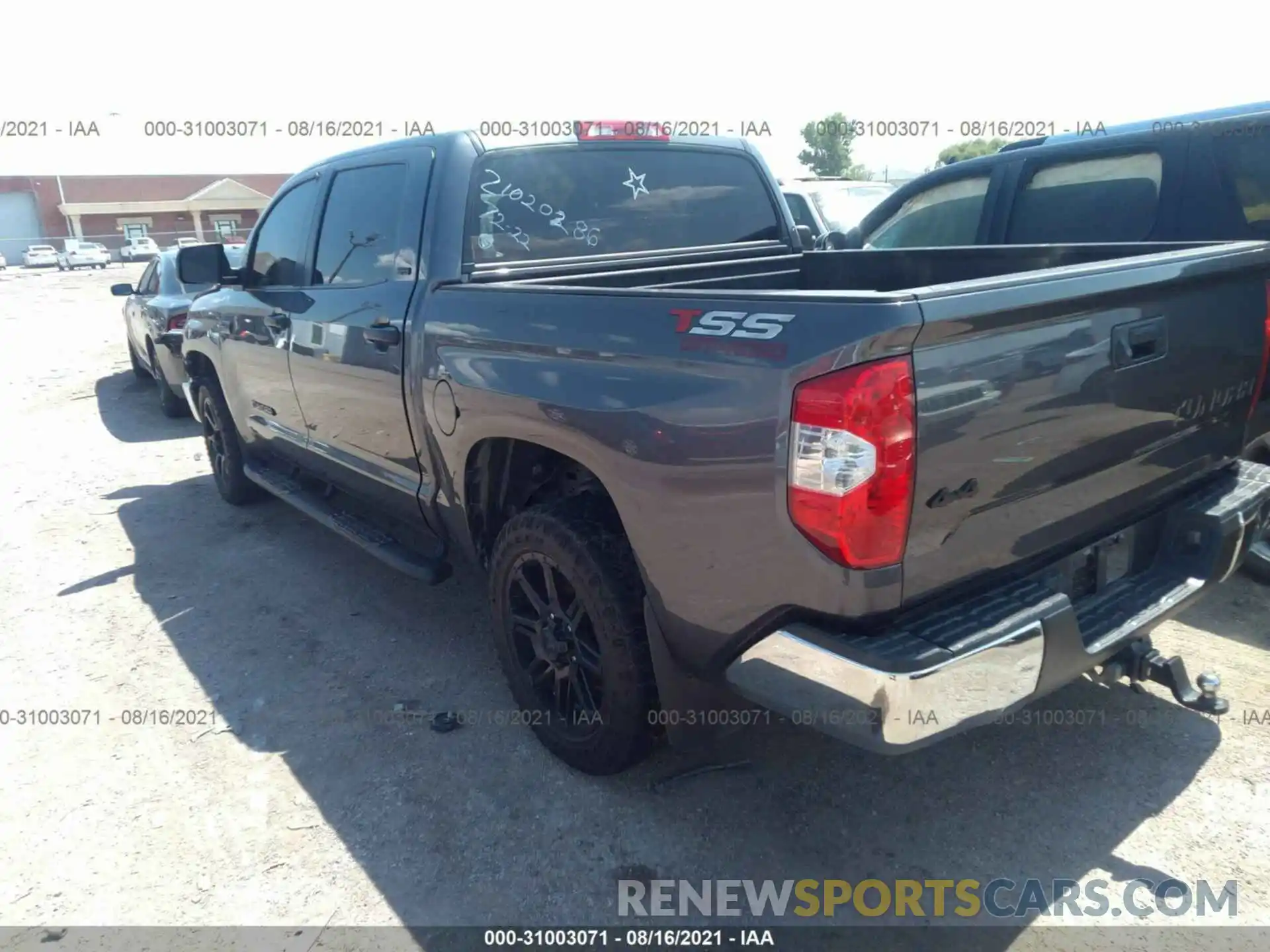 3 Photograph of a damaged car 5TFDY5F11KX822775 TOYOTA TUNDRA 4WD 2019