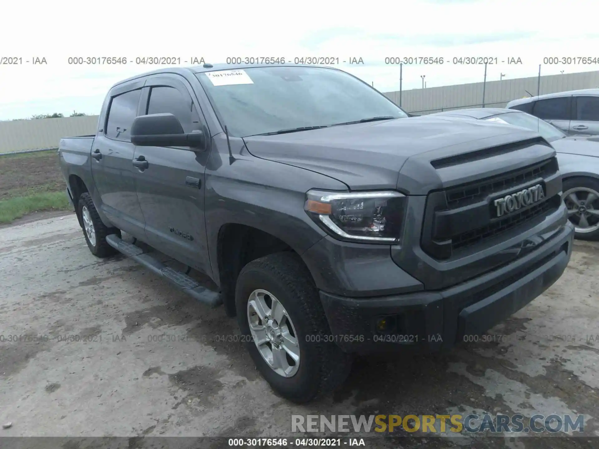 1 Photograph of a damaged car 5TFDY5F11KX868395 TOYOTA TUNDRA 4WD 2019