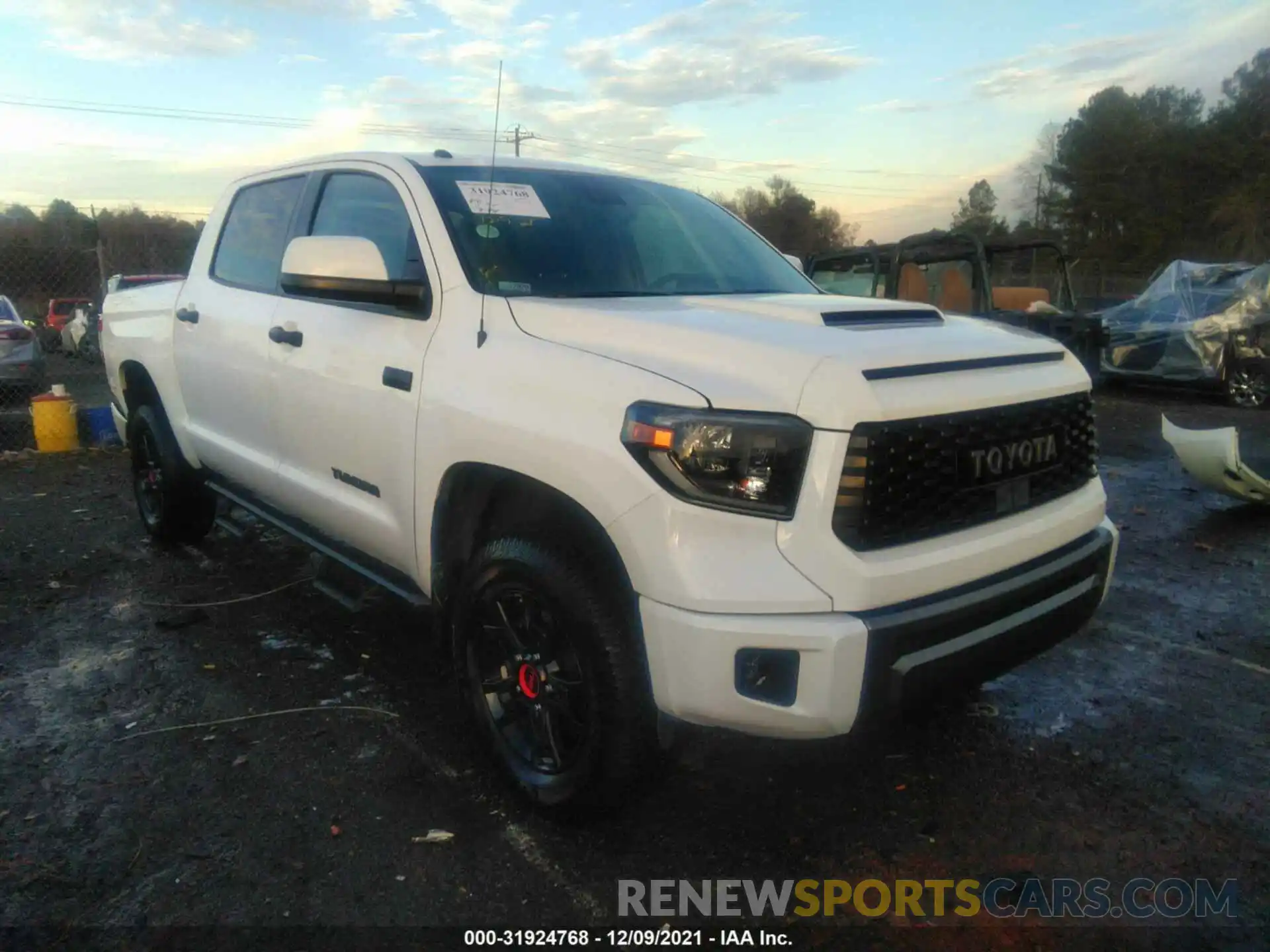 1 Photograph of a damaged car 5TFDY5F12KX867790 TOYOTA TUNDRA 4WD 2019