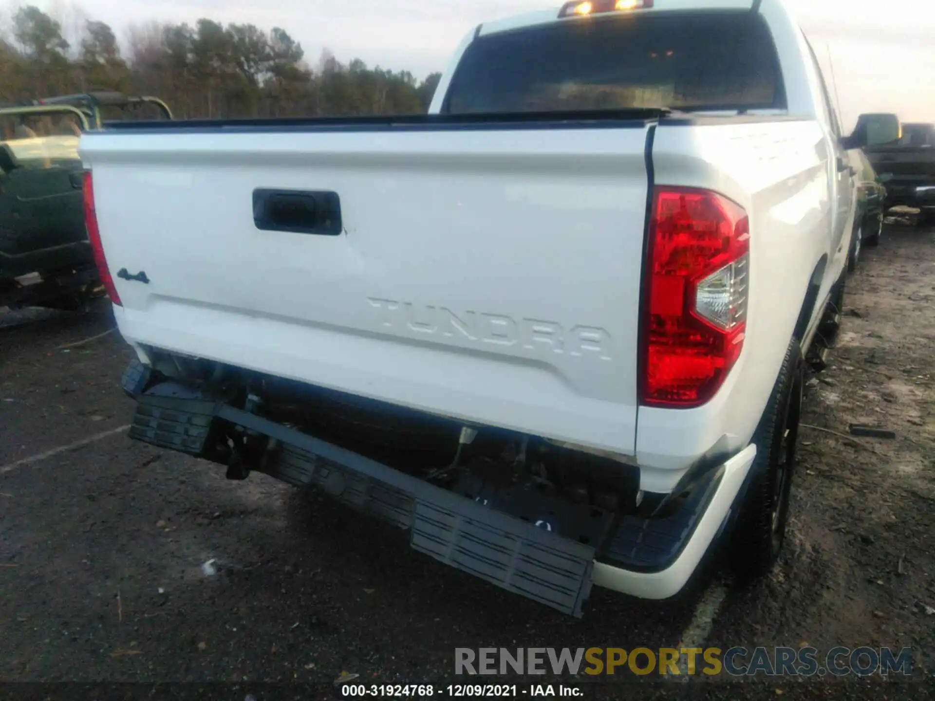 6 Photograph of a damaged car 5TFDY5F12KX867790 TOYOTA TUNDRA 4WD 2019