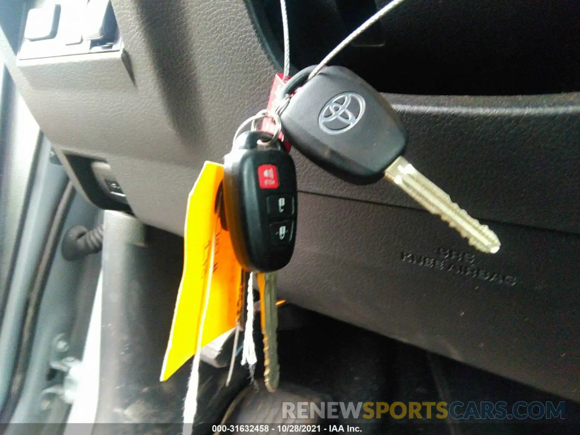 11 Photograph of a damaged car 5TFDY5F14KX829395 TOYOTA TUNDRA 4WD 2019