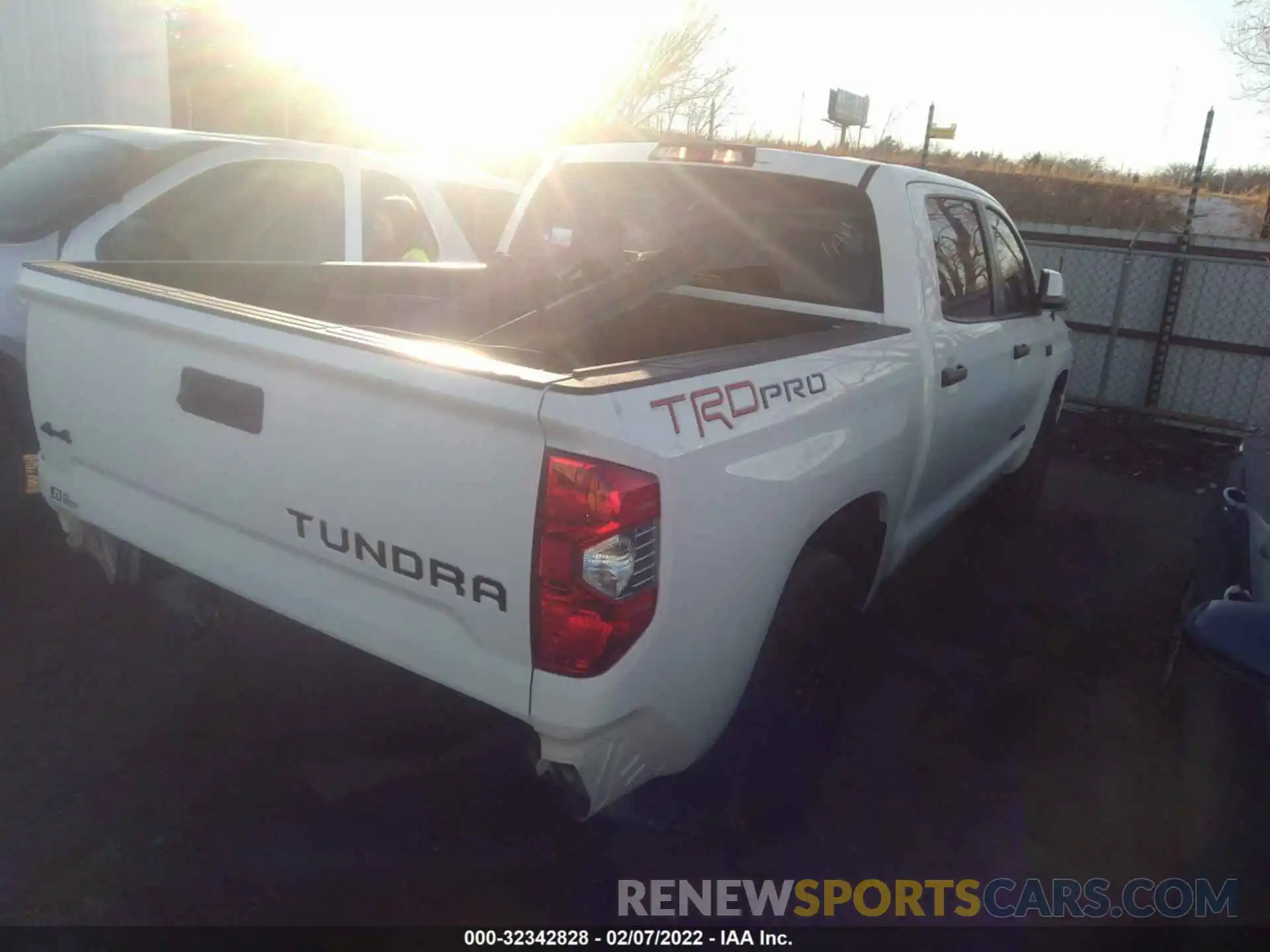 4 Фотография поврежденного автомобиля 5TFDY5F14KX862607 TOYOTA TUNDRA 4WD 2019