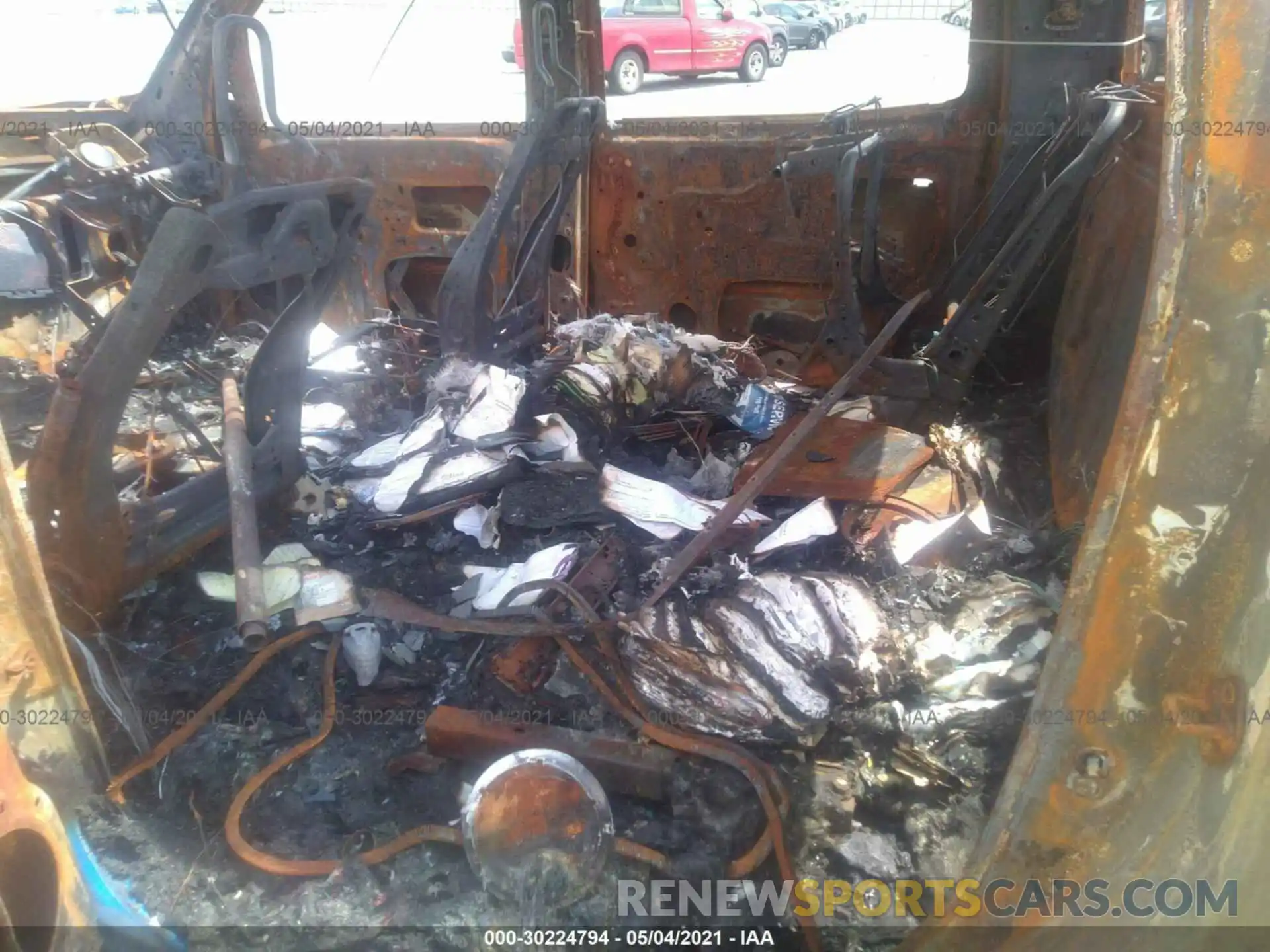 8 Photograph of a damaged car 5TFDY5F15KX852992 TOYOTA TUNDRA 4WD 2019