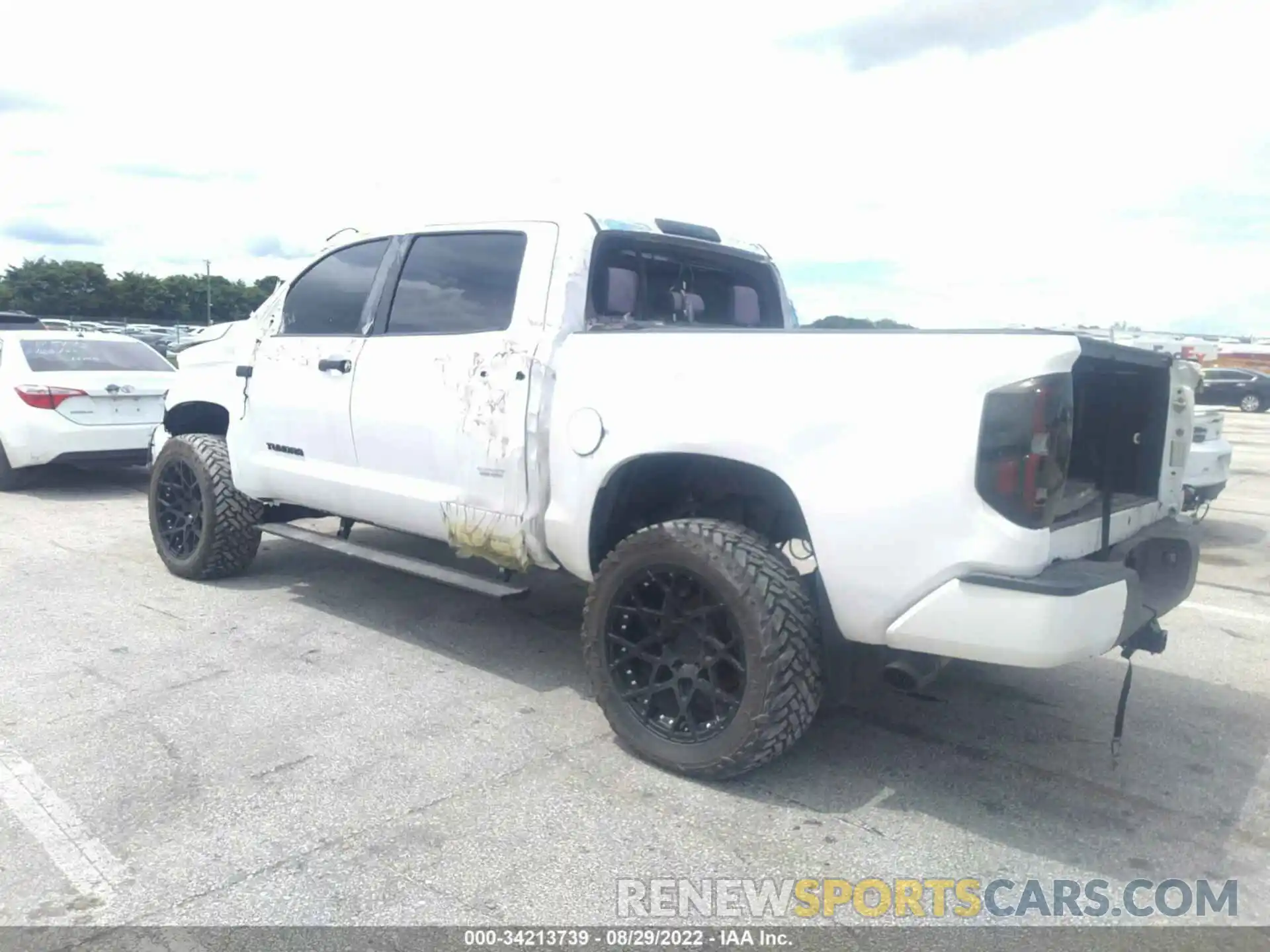 3 Photograph of a damaged car 5TFDY5F16KX786968 TOYOTA TUNDRA 4WD 2019