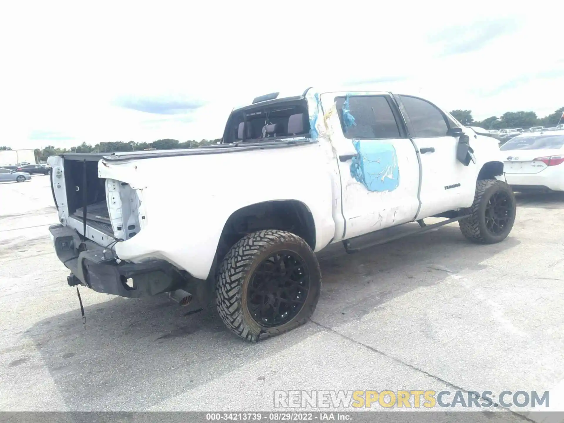 4 Фотография поврежденного автомобиля 5TFDY5F16KX786968 TOYOTA TUNDRA 4WD 2019