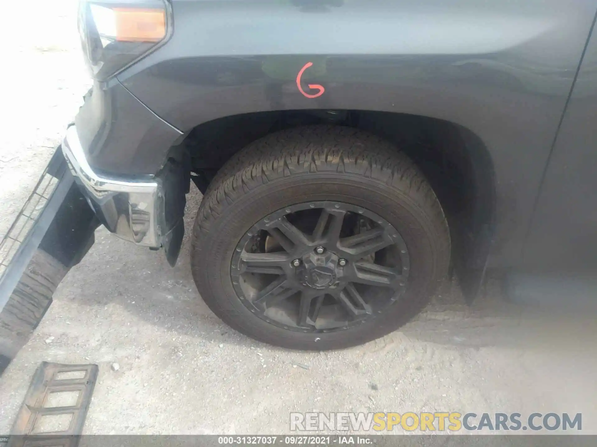 12 Photograph of a damaged car 5TFDY5F16KX825963 TOYOTA TUNDRA 4WD 2019