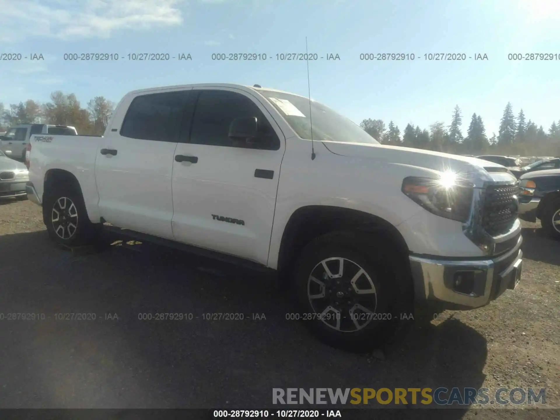 1 Photograph of a damaged car 5TFDY5F17KX795405 TOYOTA TUNDRA 4WD 2019