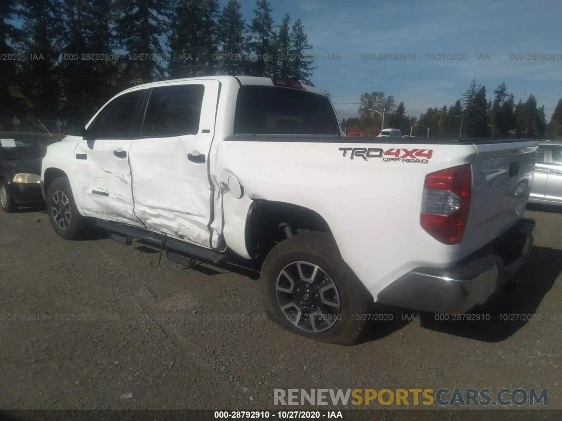 3 Photograph of a damaged car 5TFDY5F17KX795405 TOYOTA TUNDRA 4WD 2019