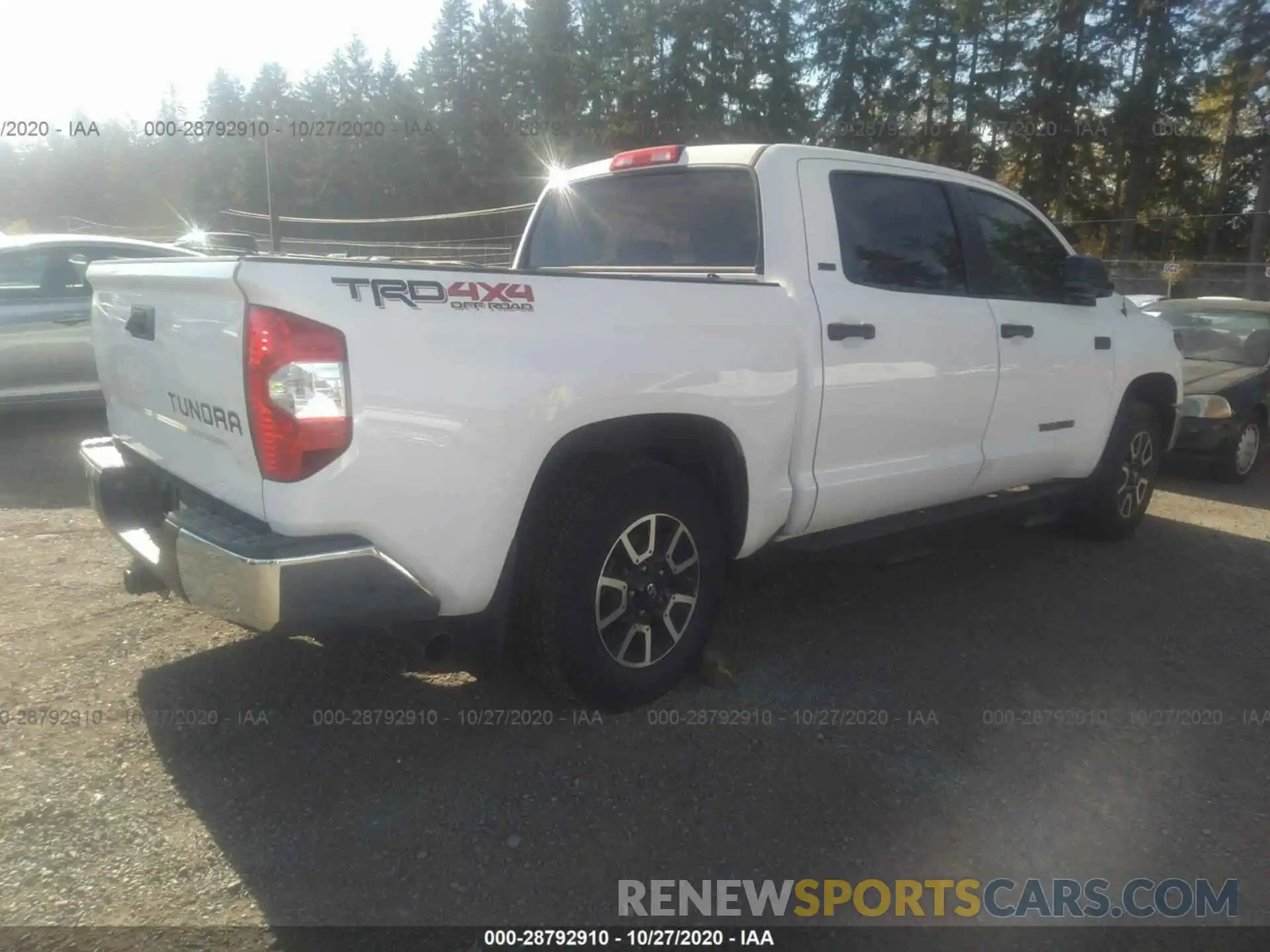 4 Photograph of a damaged car 5TFDY5F17KX795405 TOYOTA TUNDRA 4WD 2019