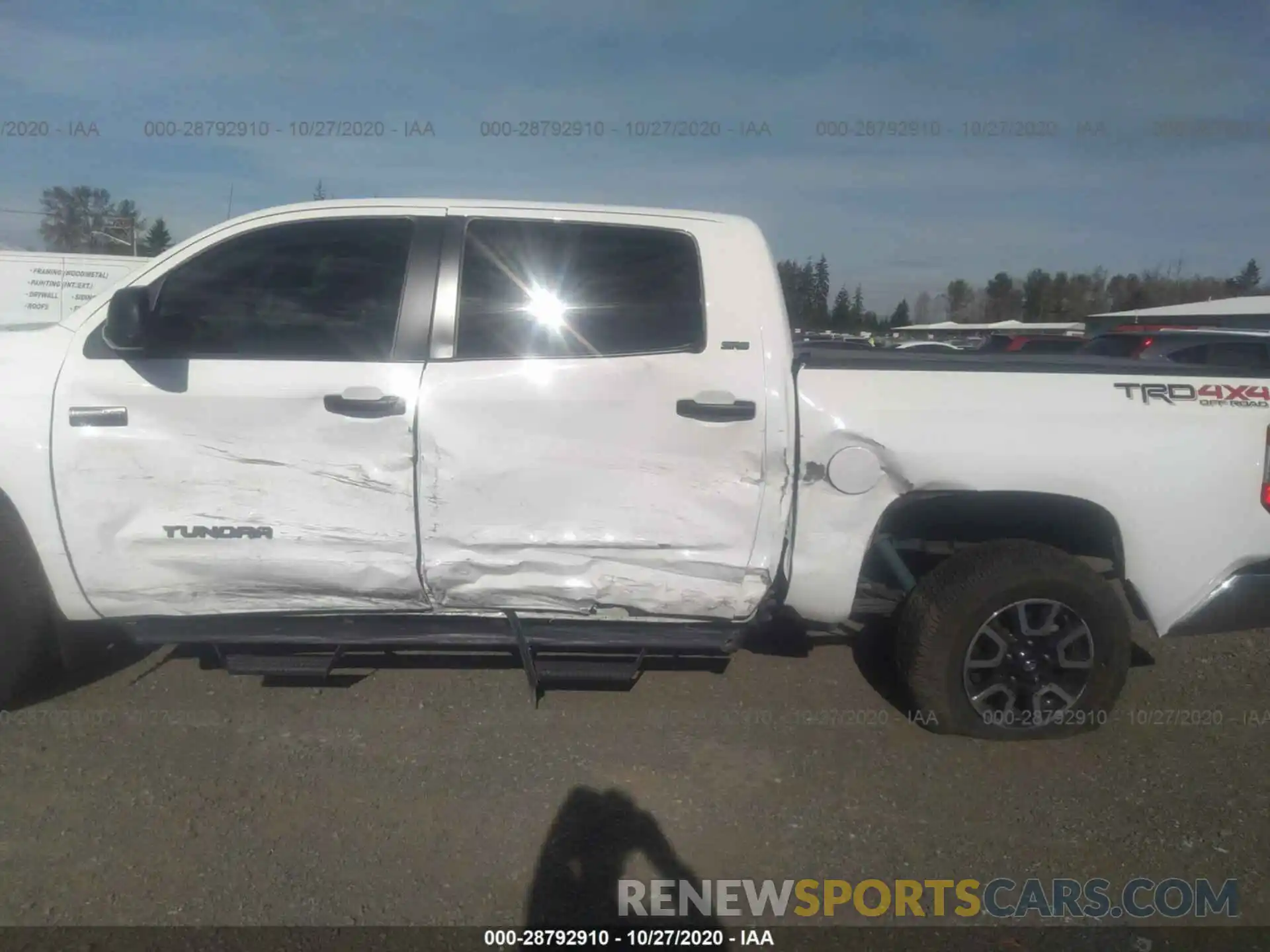 6 Photograph of a damaged car 5TFDY5F17KX795405 TOYOTA TUNDRA 4WD 2019