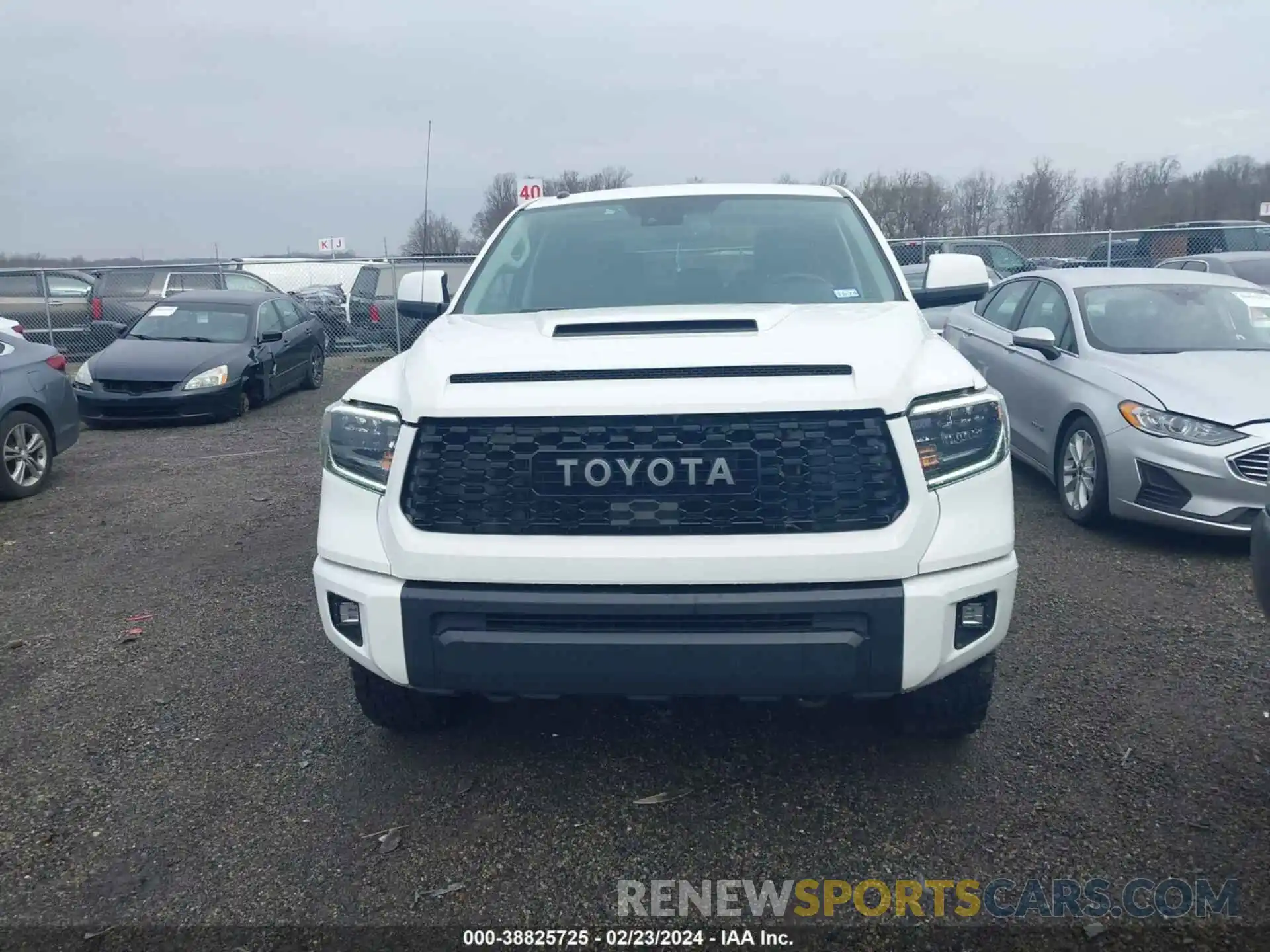 12 Фотография поврежденного автомобиля 5TFDY5F17KX857076 TOYOTA TUNDRA 4WD 2019