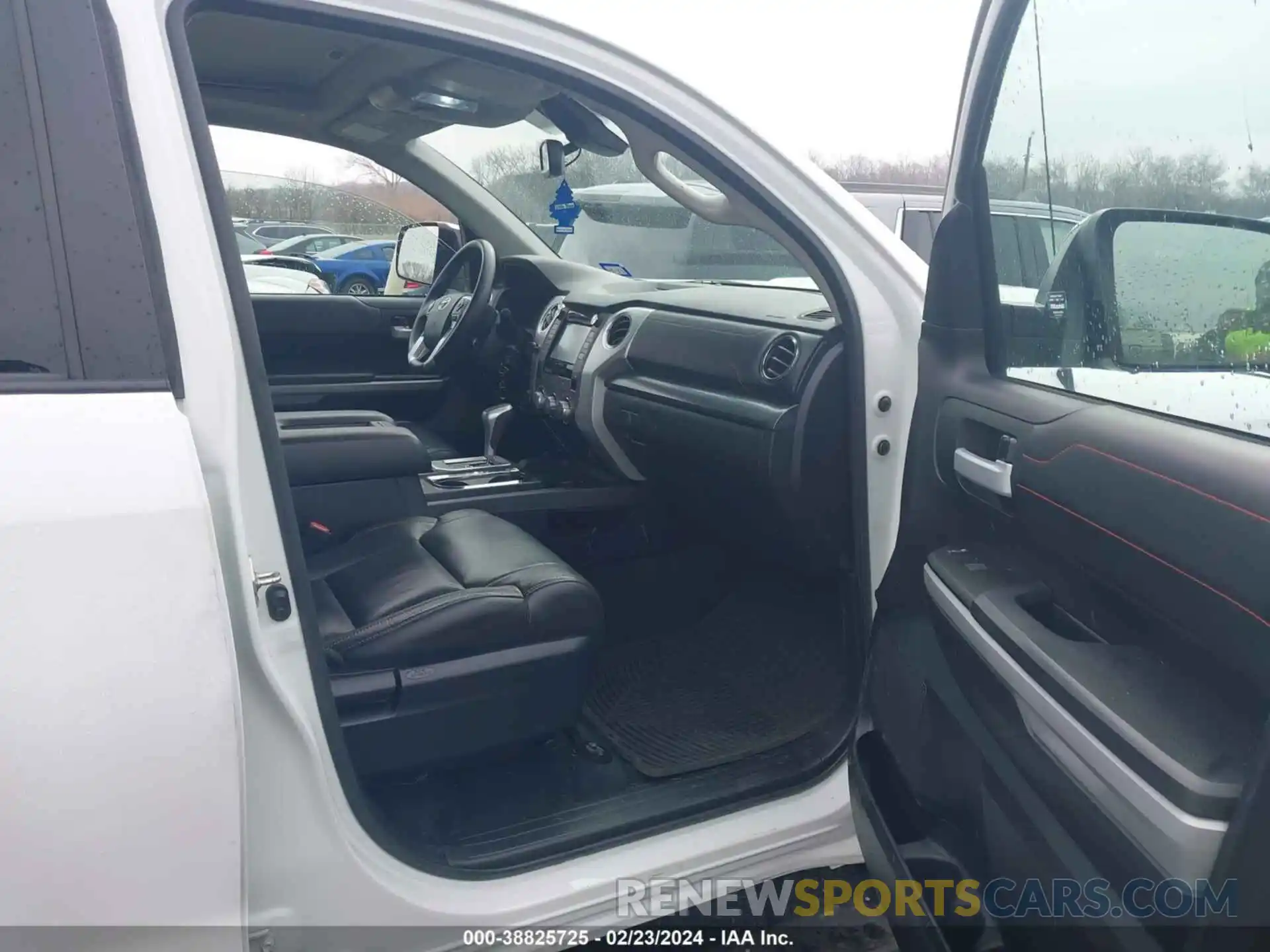 5 Photograph of a damaged car 5TFDY5F17KX857076 TOYOTA TUNDRA 4WD 2019