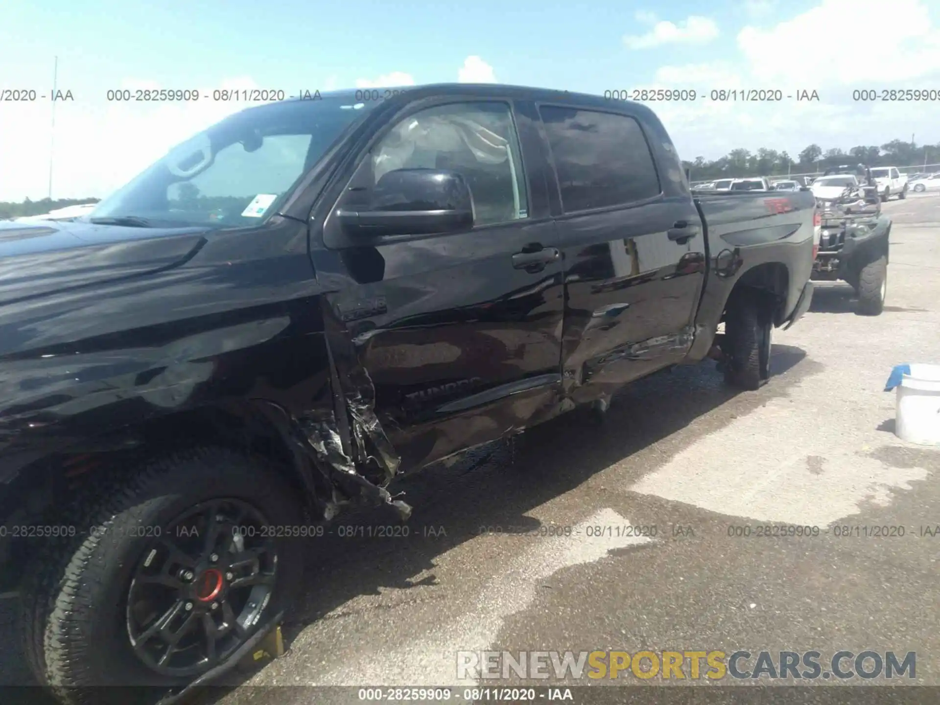 6 Photograph of a damaged car 5TFDY5F18KX839203 TOYOTA TUNDRA 4WD 2019