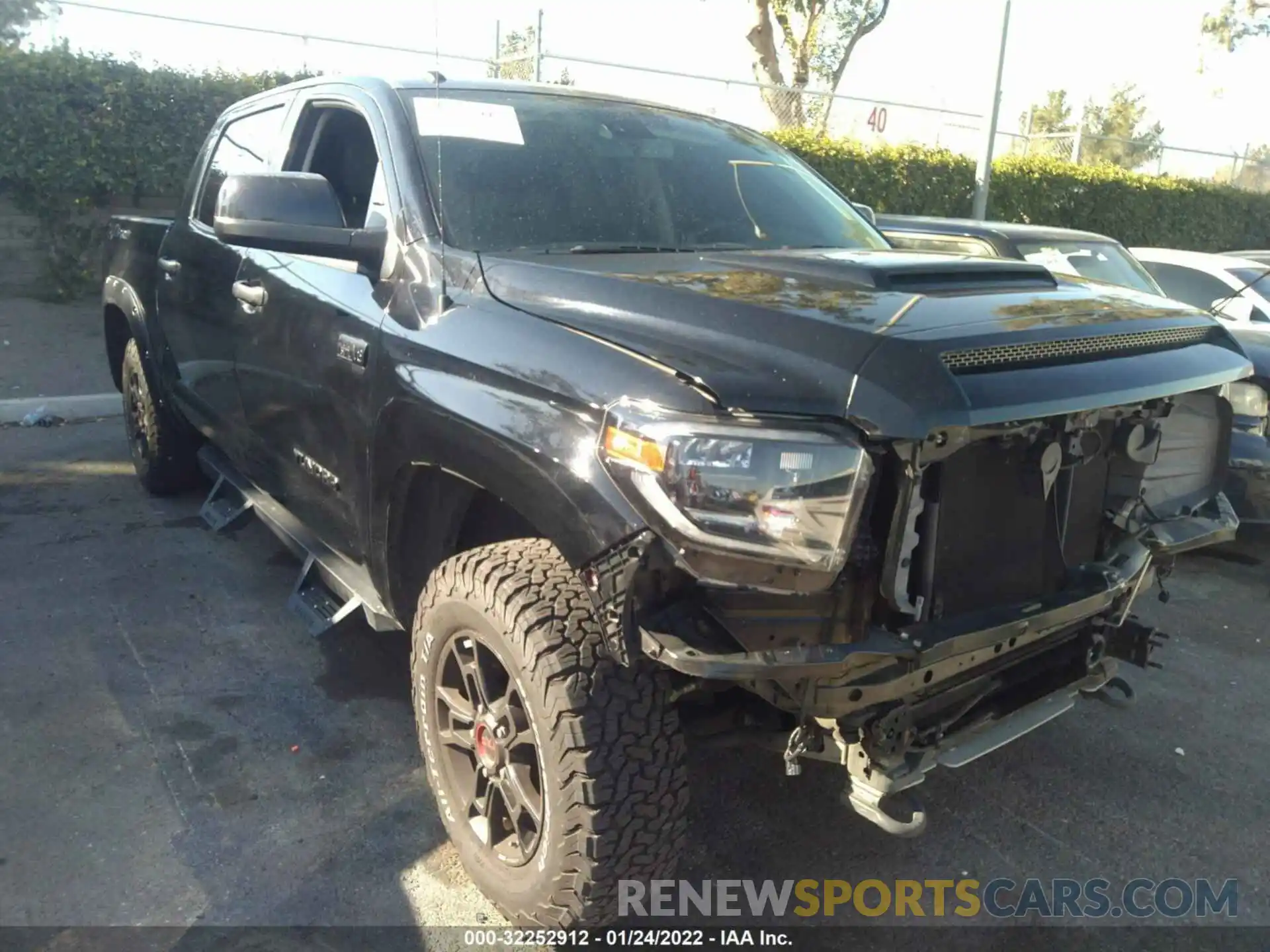 1 Photograph of a damaged car 5TFDY5F18KX856292 TOYOTA TUNDRA 4WD 2019