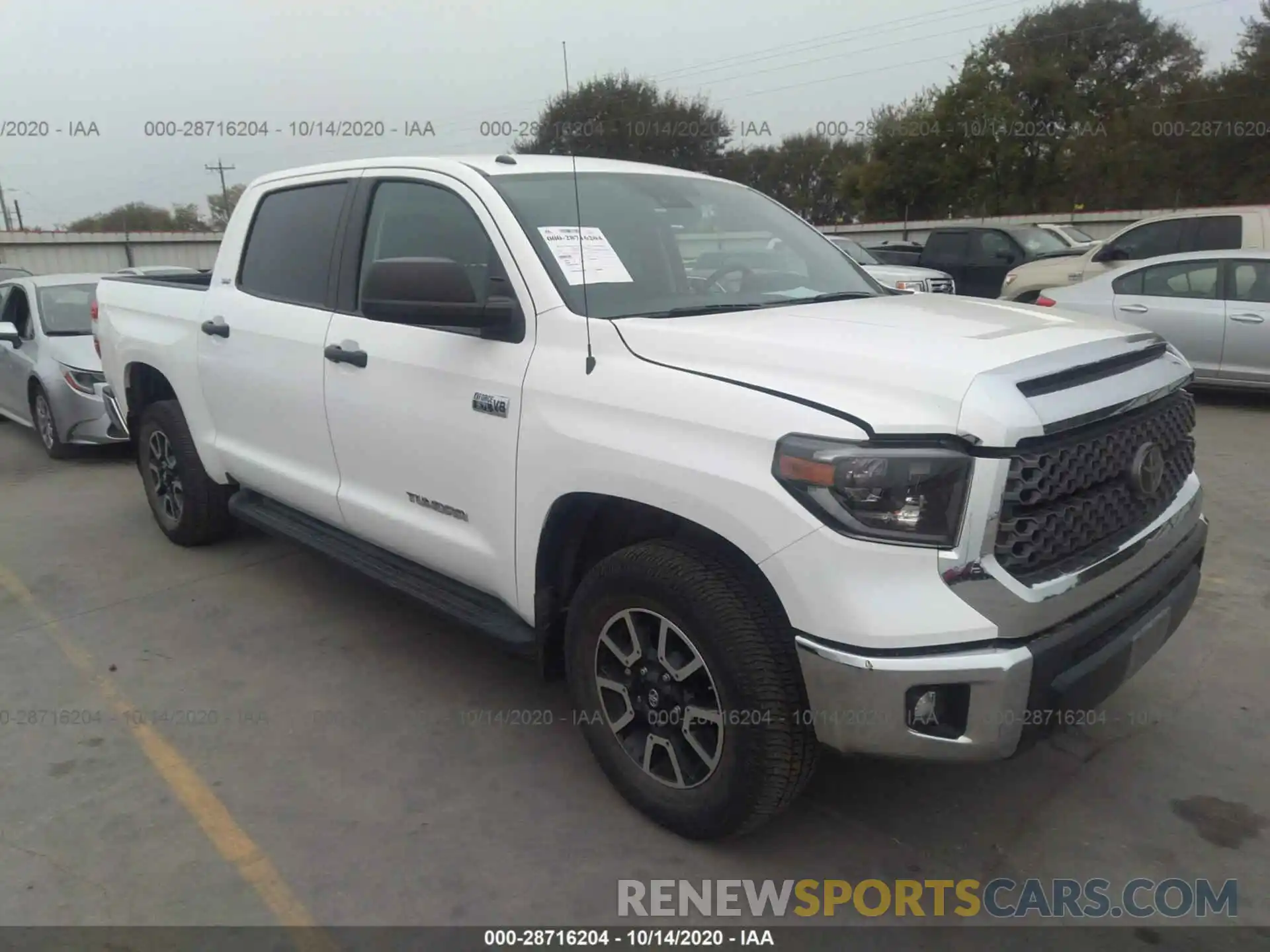 1 Photograph of a damaged car 5TFDY5F19KX821955 TOYOTA TUNDRA 4WD 2019