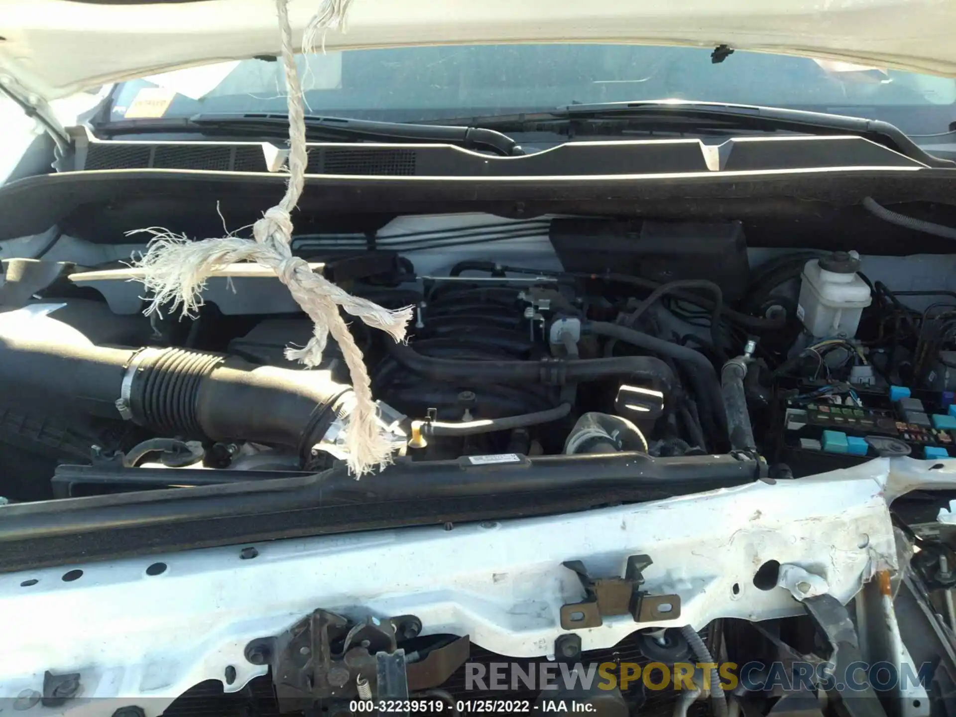 10 Photograph of a damaged car 5TFDY5F1XKX779862 TOYOTA TUNDRA 4WD 2019