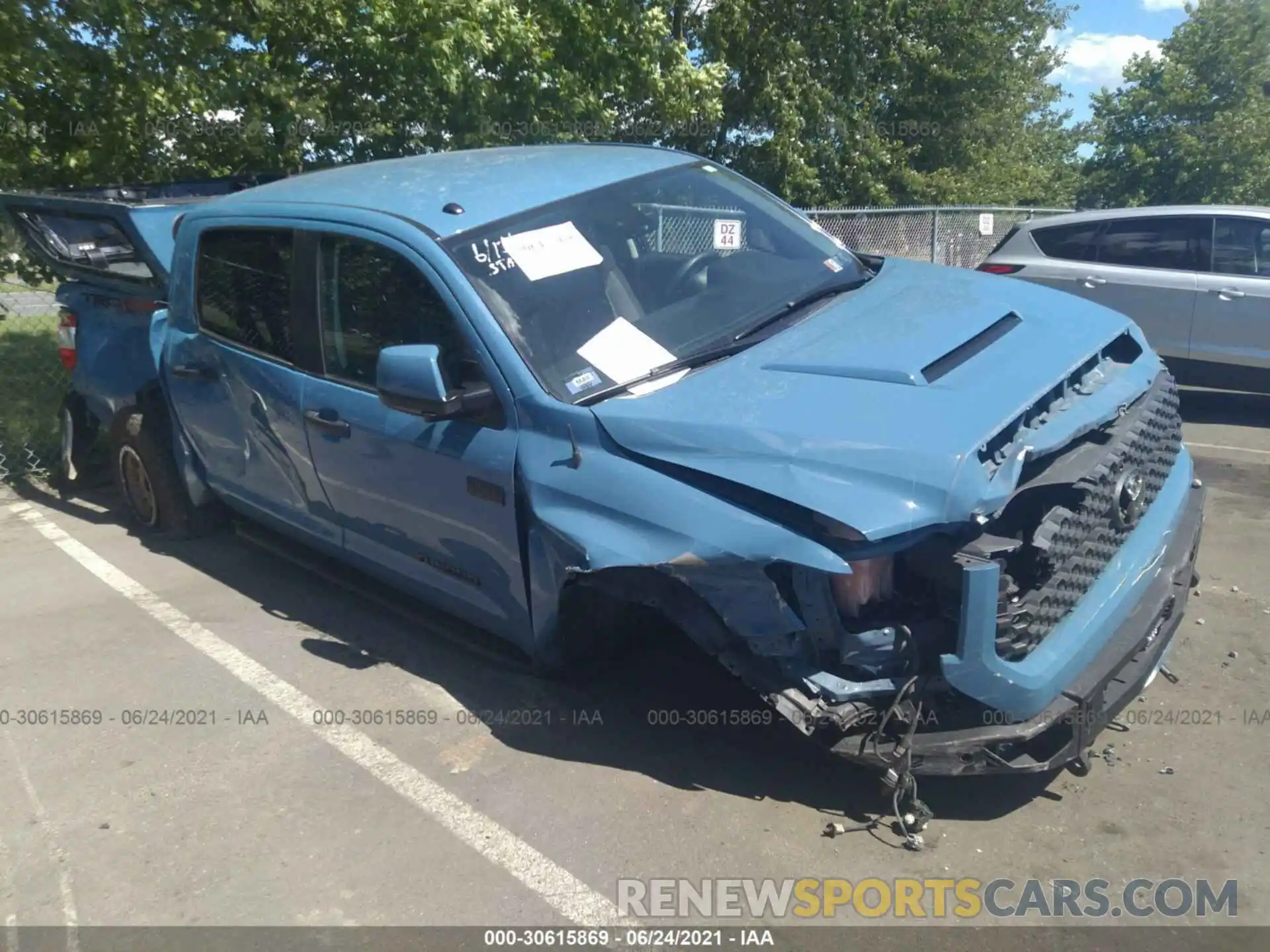 1 Photograph of a damaged car 5TFDY5F1XKX793194 TOYOTA TUNDRA 4WD 2019