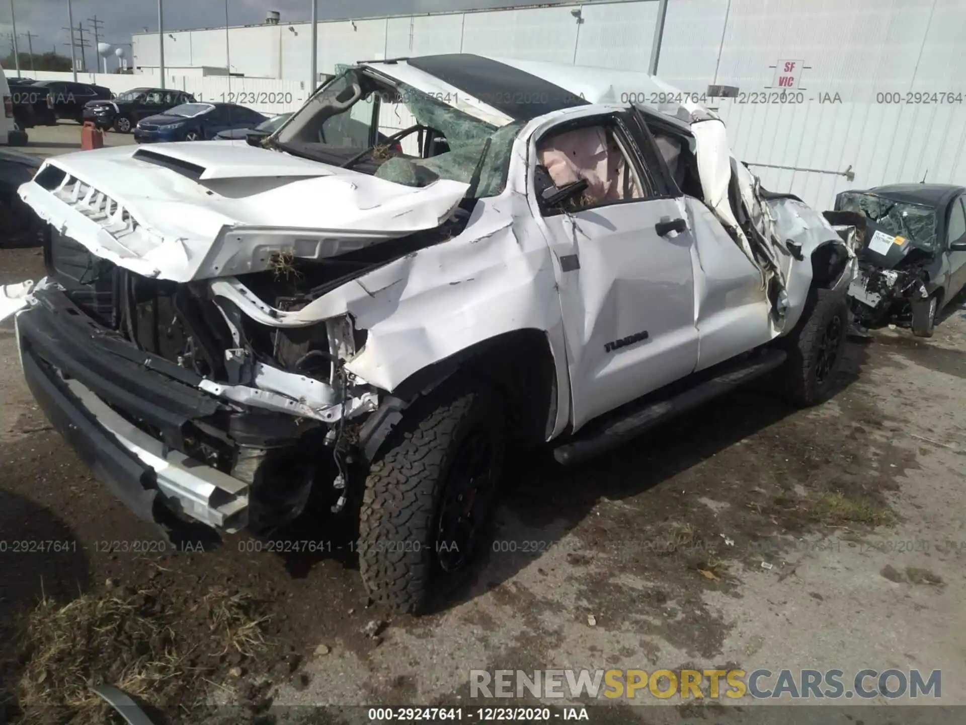 2 Photograph of a damaged car 5TFDY5F1XKX836979 TOYOTA TUNDRA 4WD 2019