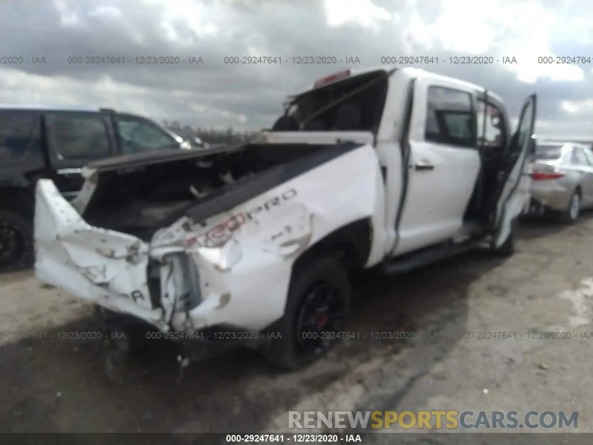 4 Photograph of a damaged car 5TFDY5F1XKX836979 TOYOTA TUNDRA 4WD 2019