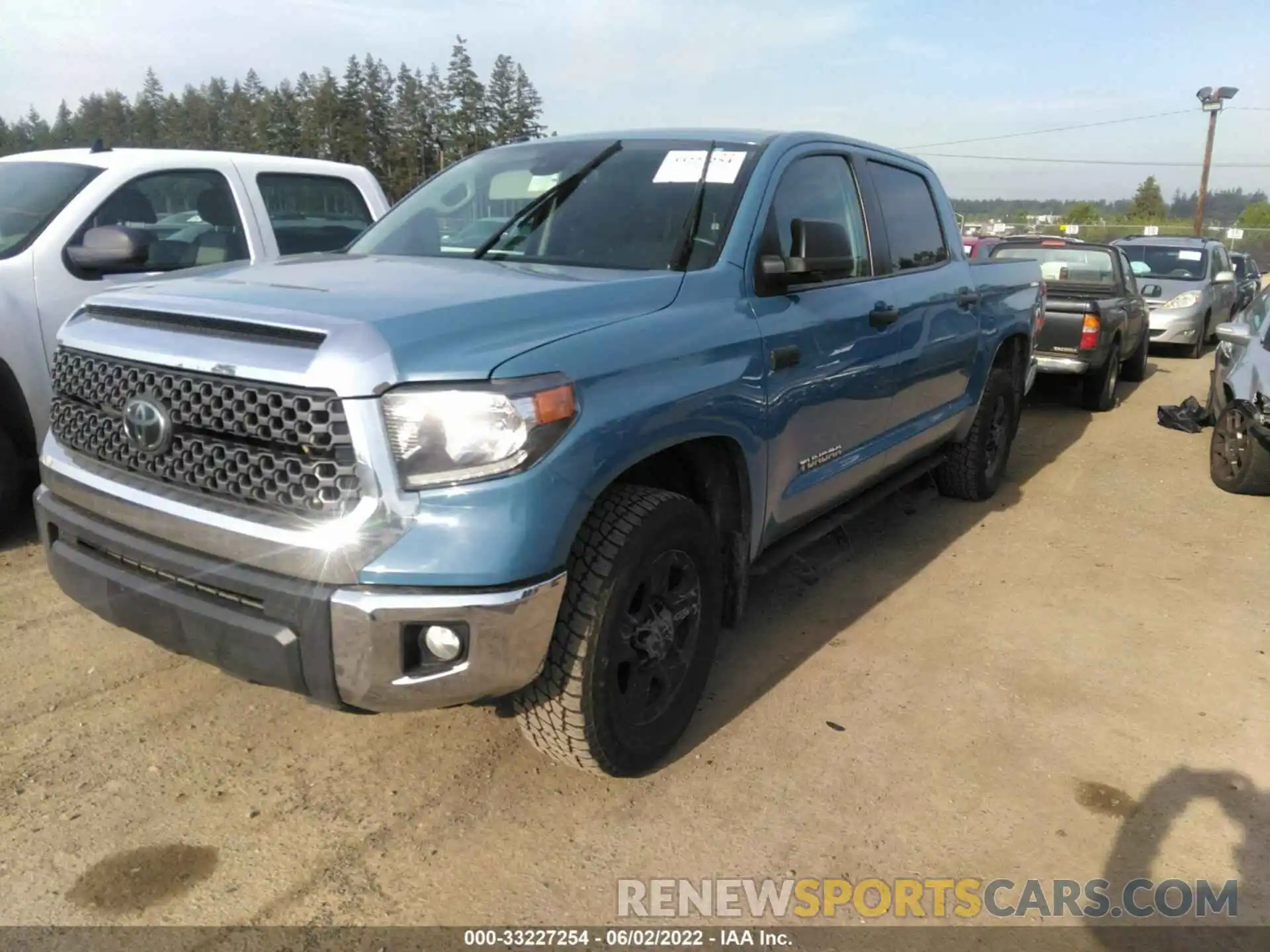 2 Фотография поврежденного автомобиля 5TFDY5F1XKX847562 TOYOTA TUNDRA 4WD 2019