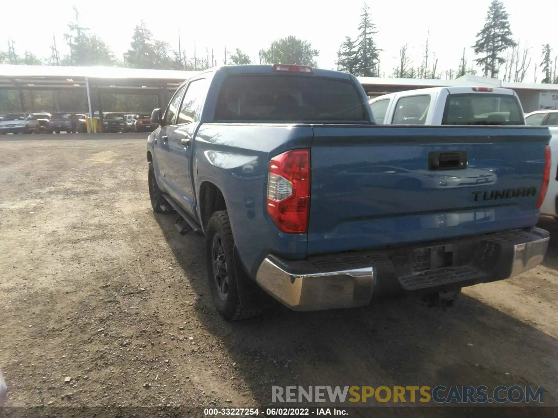 3 Photograph of a damaged car 5TFDY5F1XKX847562 TOYOTA TUNDRA 4WD 2019