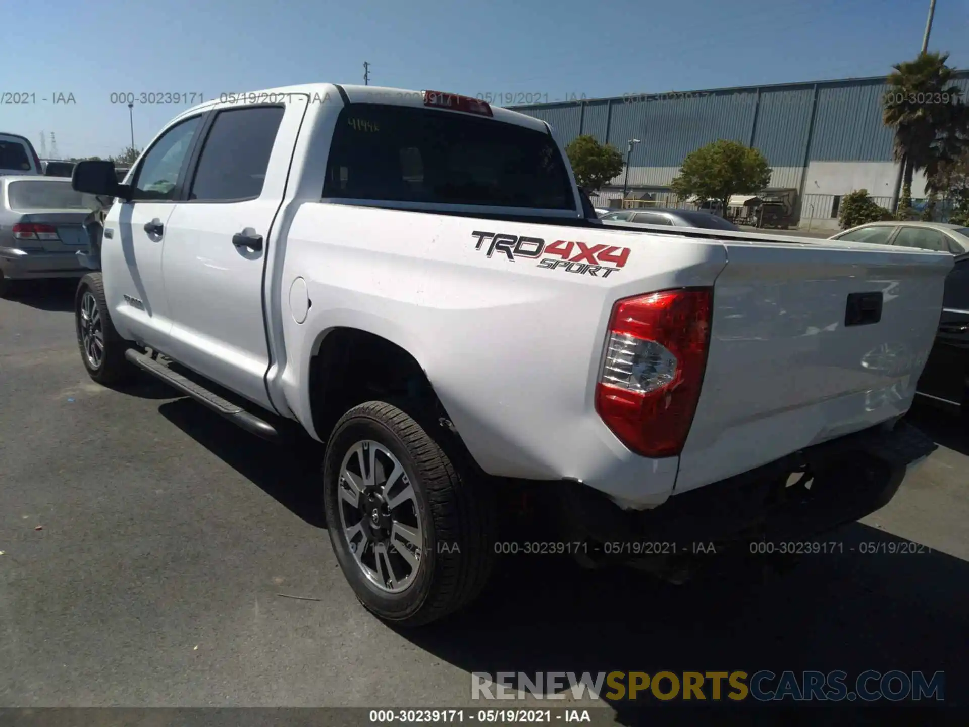 3 Photograph of a damaged car 5TFDY5F1XKX865186 TOYOTA TUNDRA 4WD 2019