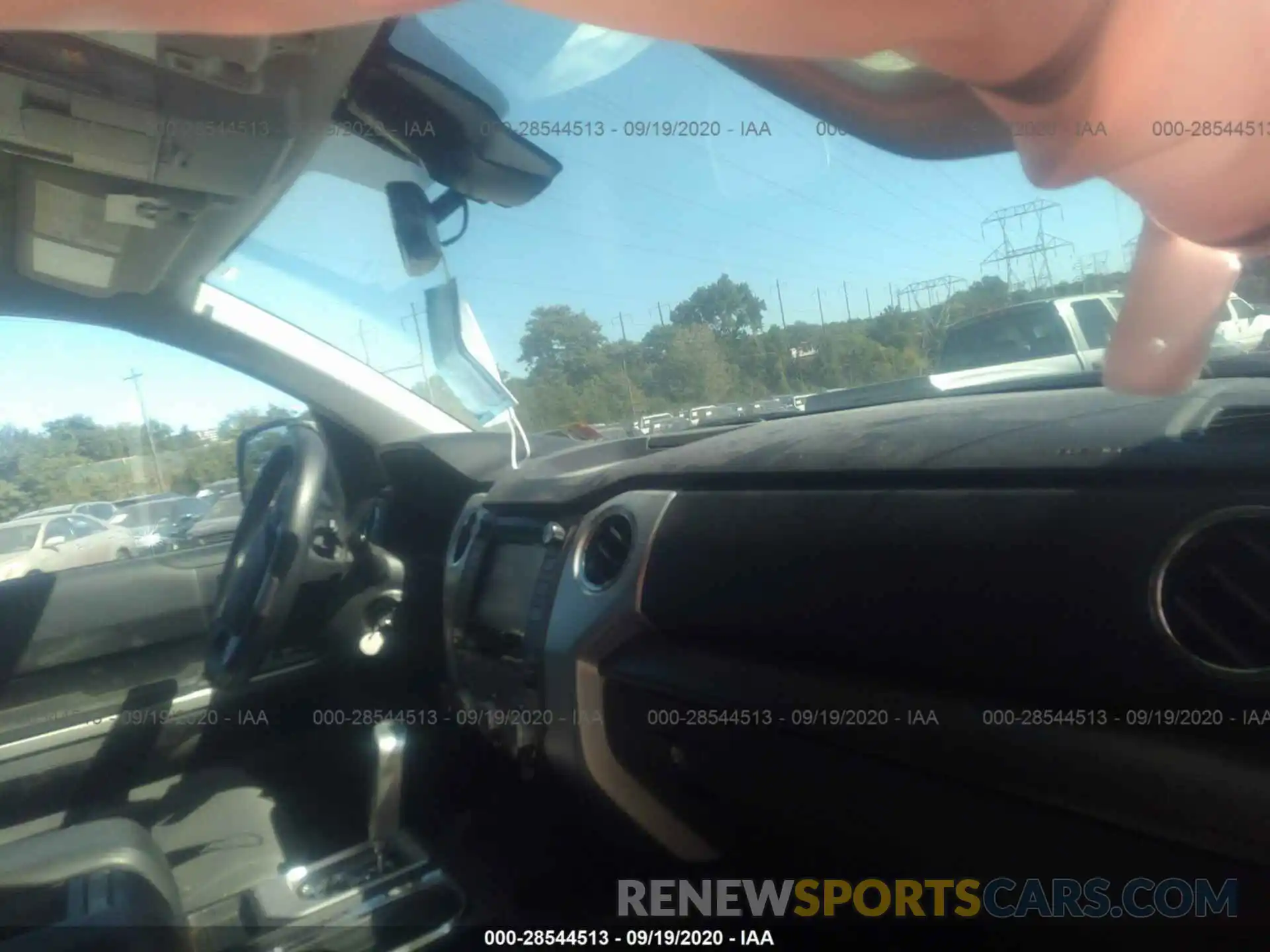 5 Photograph of a damaged car 5TFDY5F1XKX868086 TOYOTA TUNDRA 4WD 2019